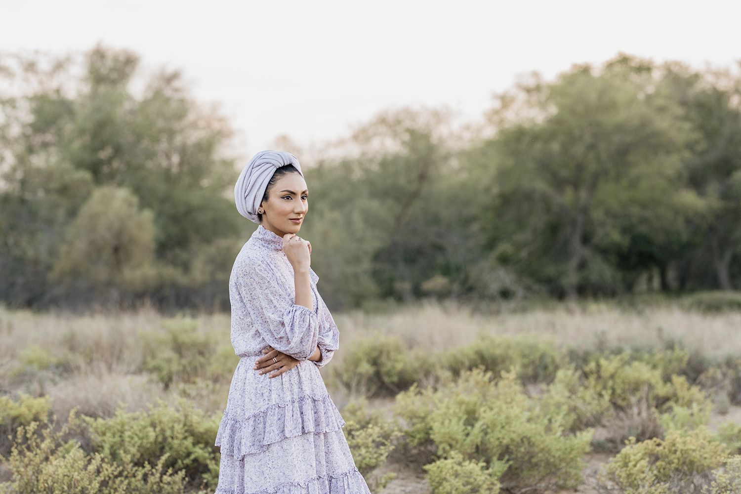 Lifestyle portraits session in Dubai green spot