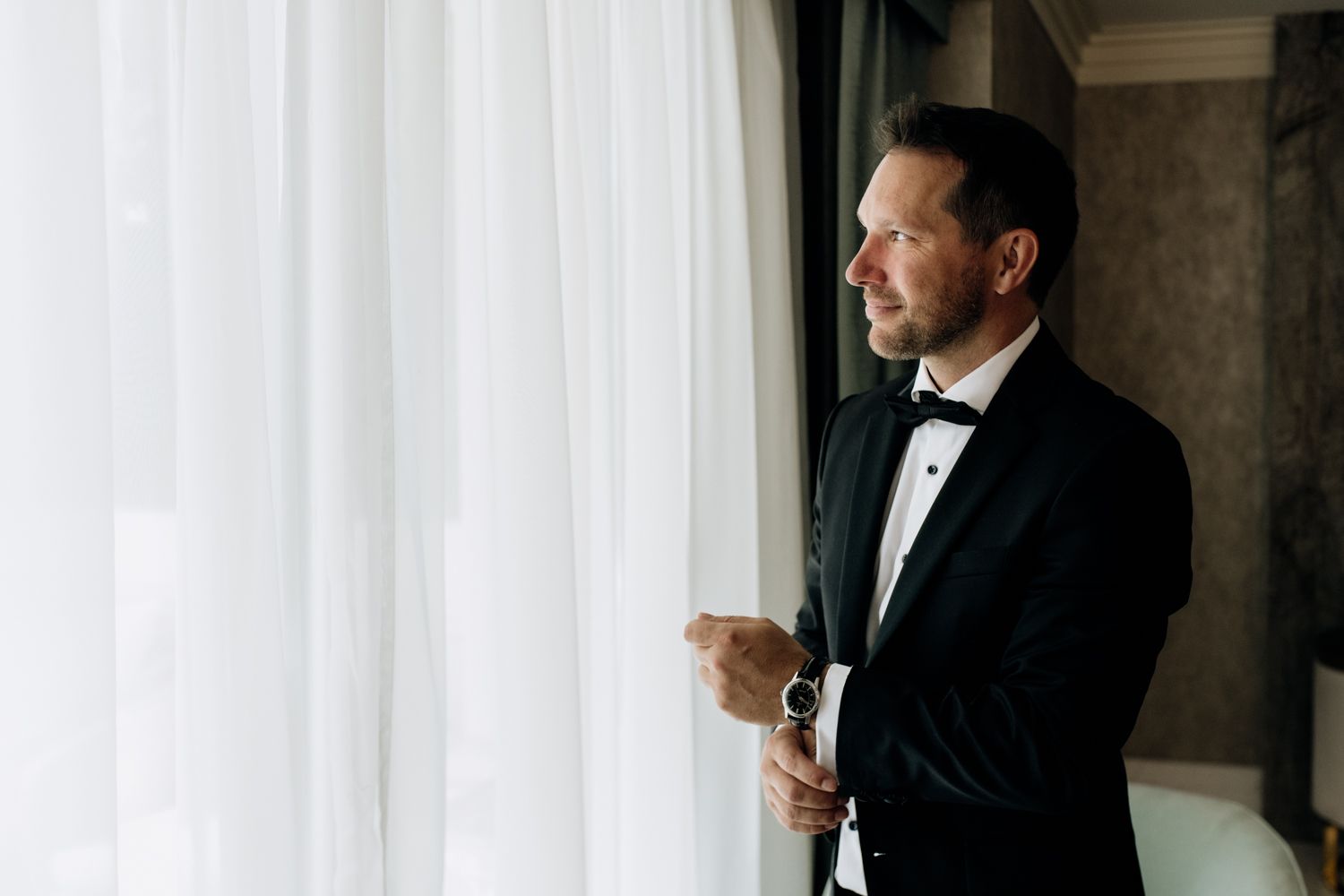 Groom getting ready watch