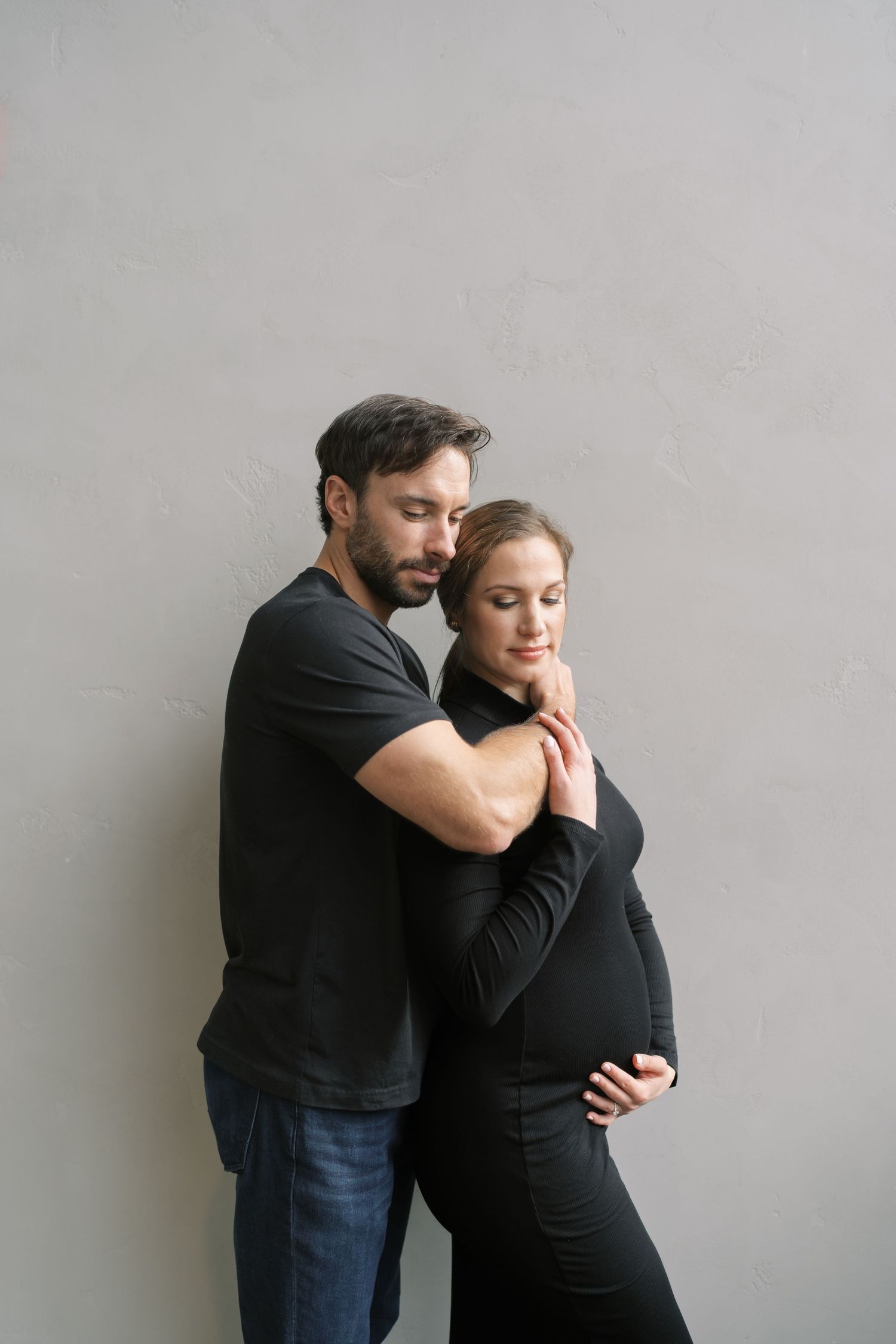 Northwest Indiana maternity photographer serving Chicago-area expecting mothers.