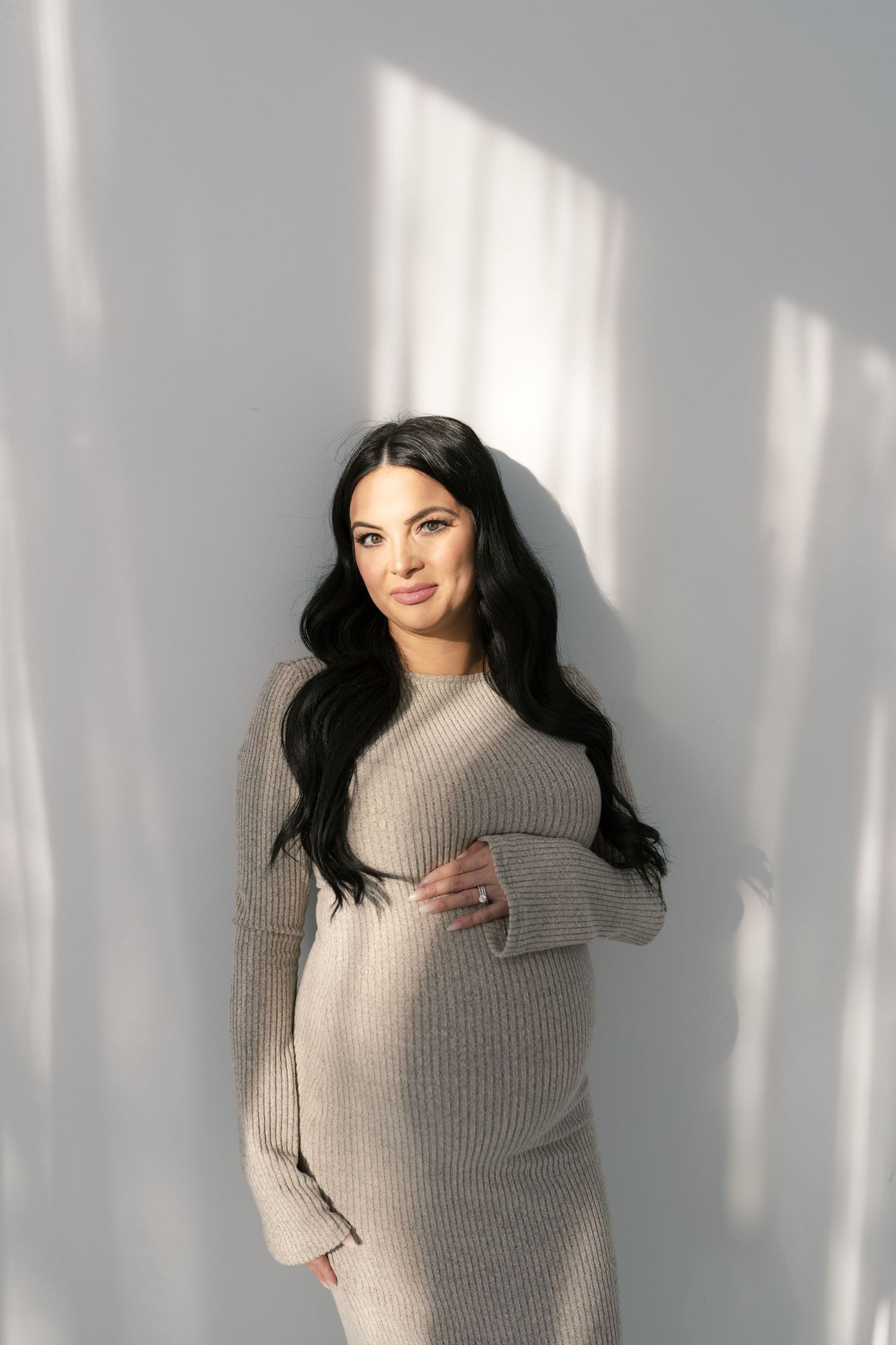Valparaiso maternity photographer creating artistic boudoir pregnancy portraits.