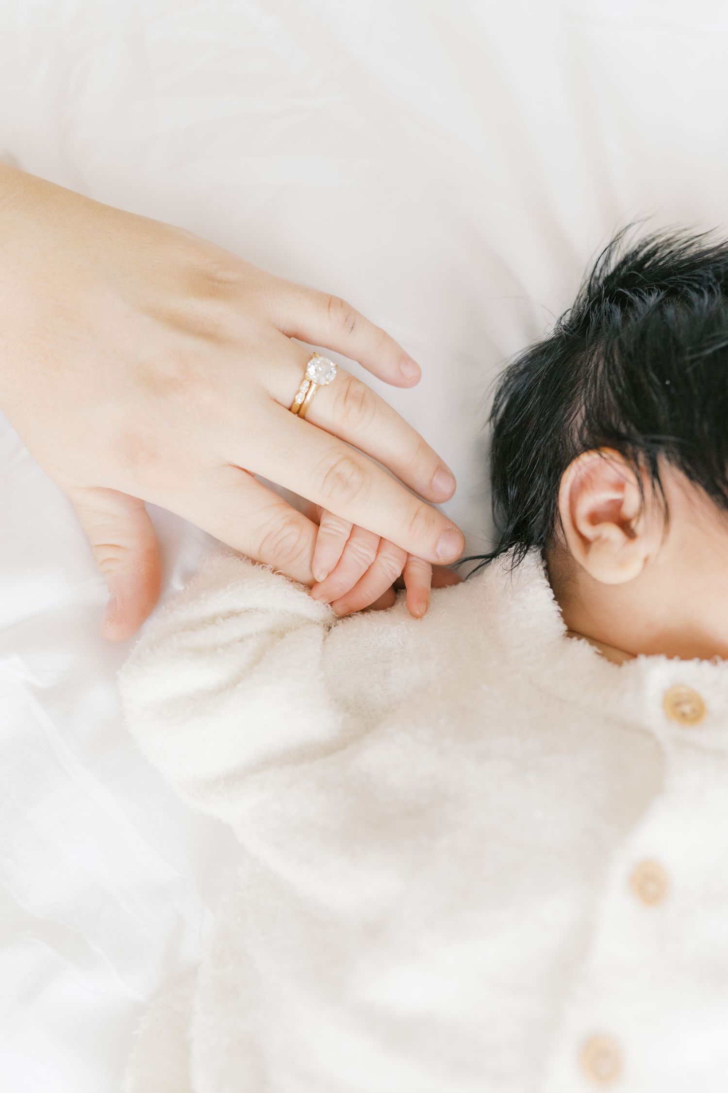 Clean and natural newborn portraits taken in a Valparaiso, Indiana studio for modern mothers.