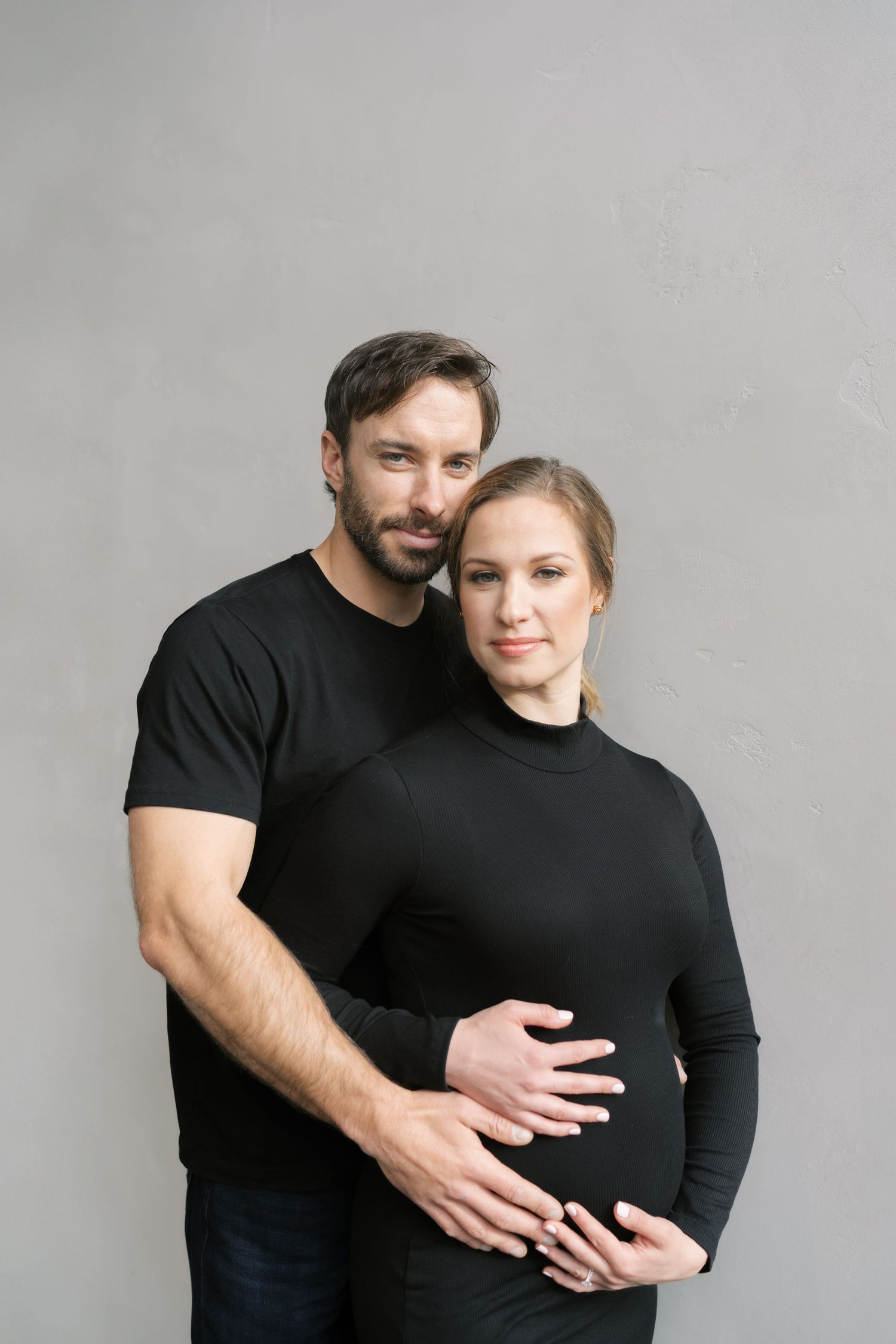 Northwest Indiana maternity photographer serving Chicago-area expecting mothers.