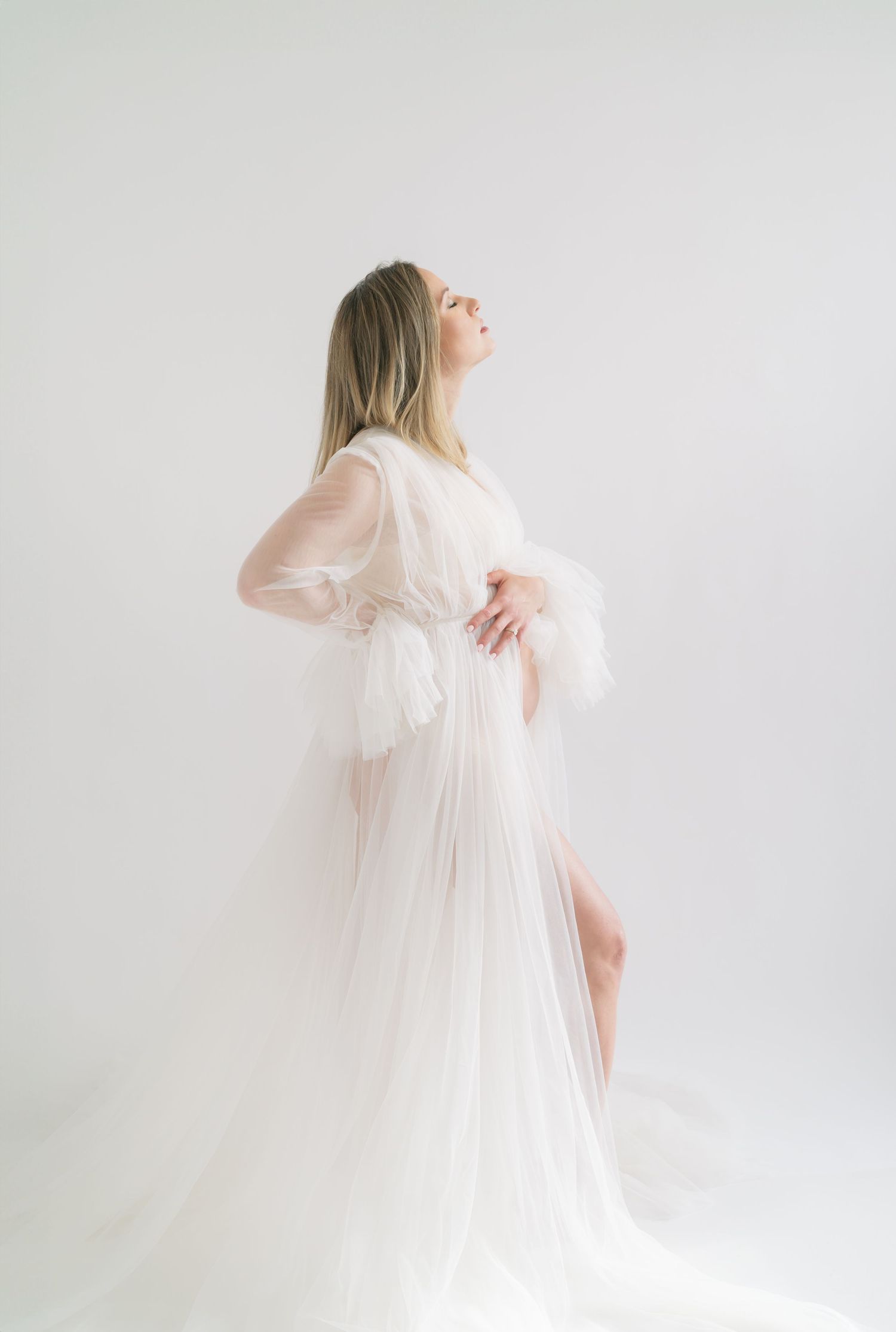 Maternity photography studio near Chicago offering timeless pregnancy portraits in Valparaiso, Indiana.