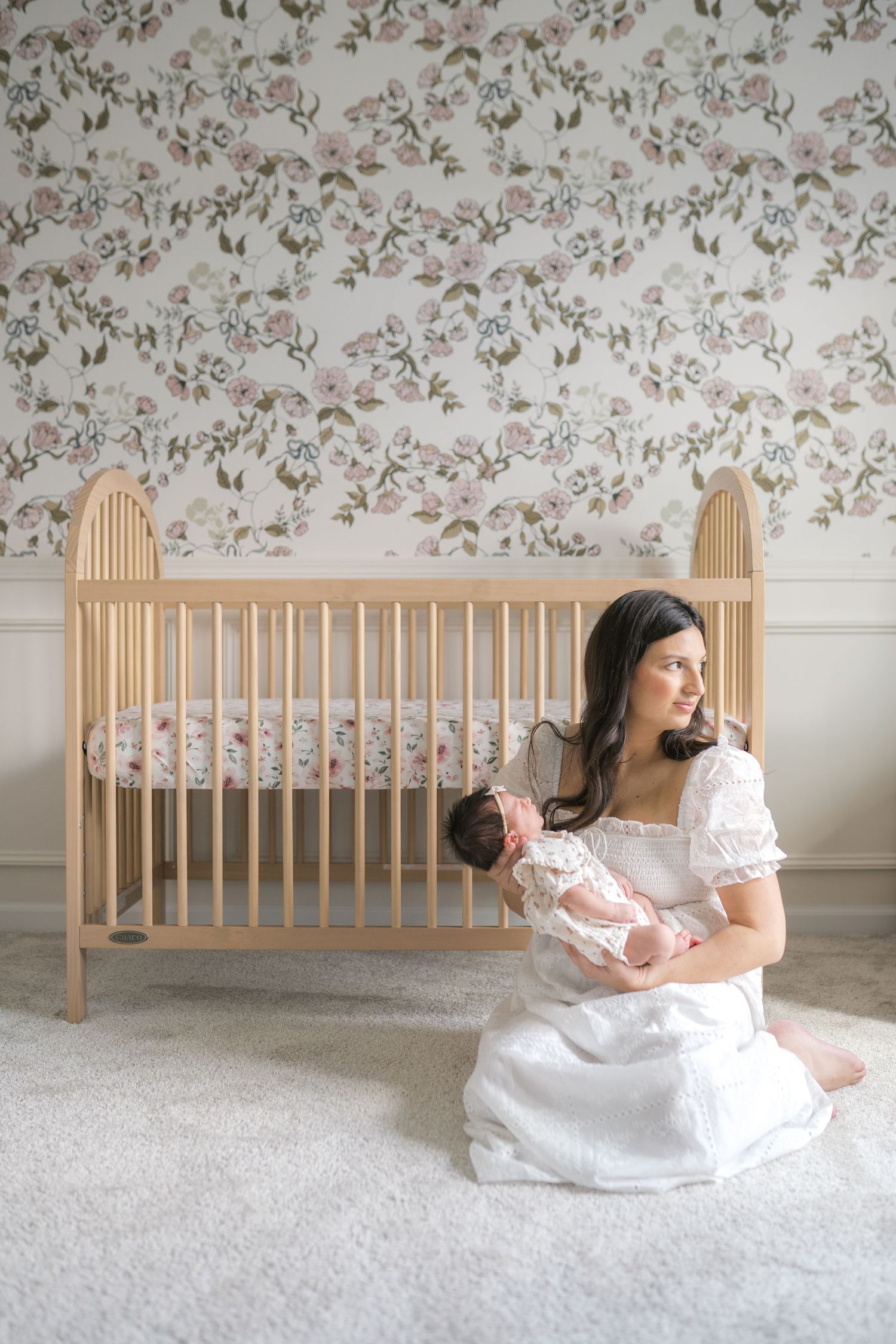 Lifestyle newborn photography in Valparaiso featuring real moments and soft natural light.
