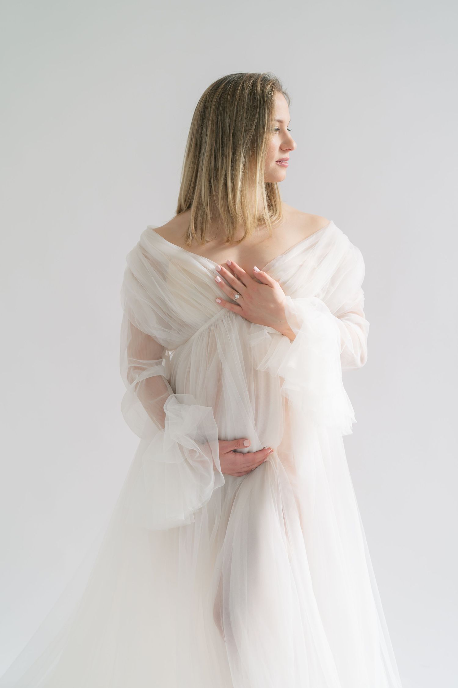Destination-style maternity photography experience for Chicago mothers in Valparaiso, Indiana.”