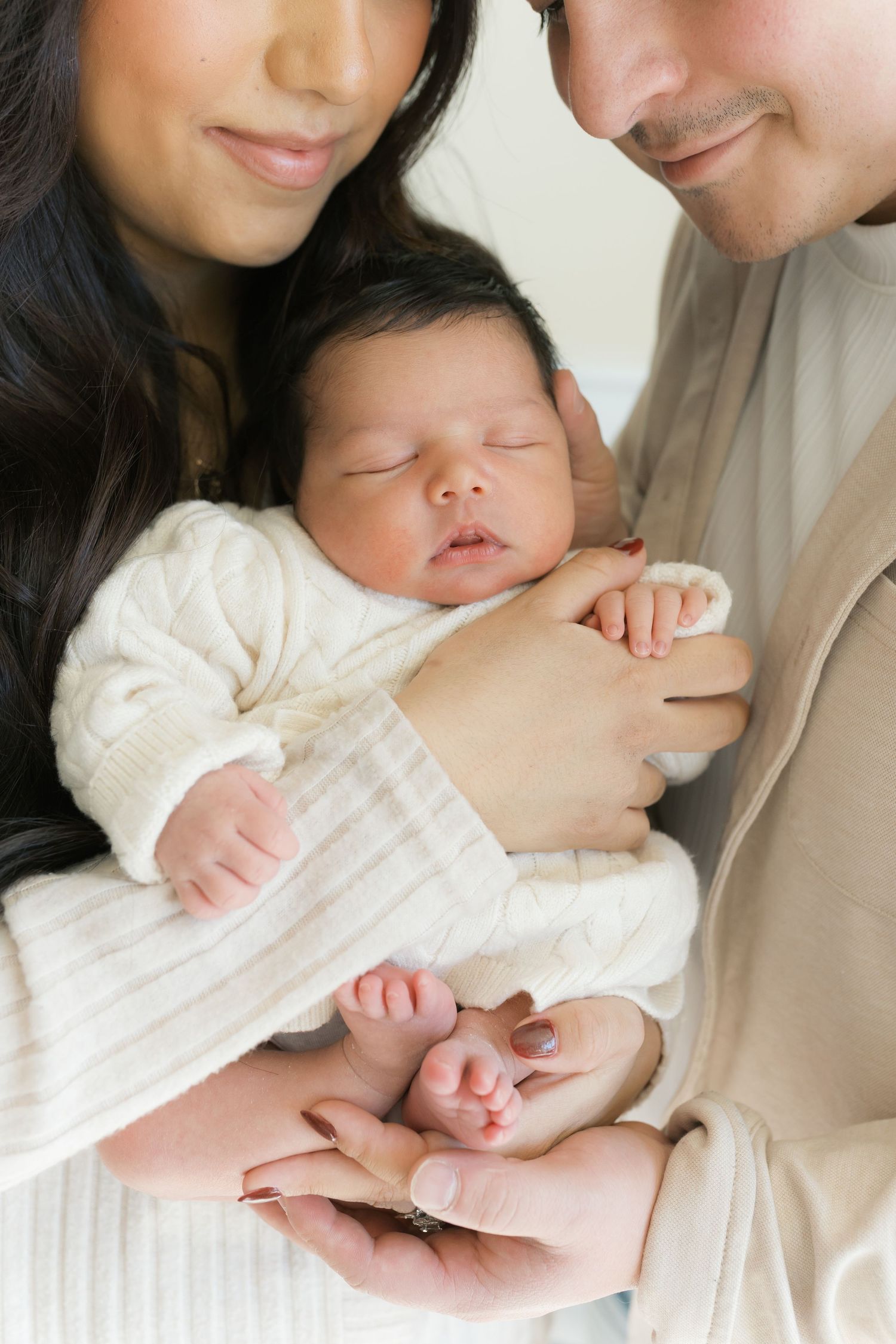 At-home newborn photography for Chicago families seeking natural, heartfelt portraits.