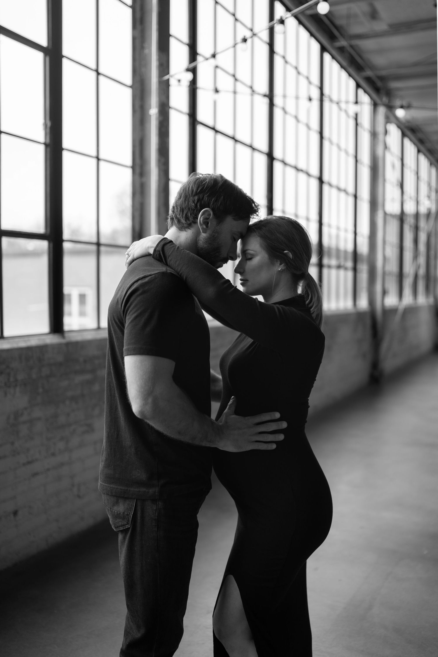 Expecting mother traveling from Chicago for a serene maternity photography session in Valparaiso, Indiana
