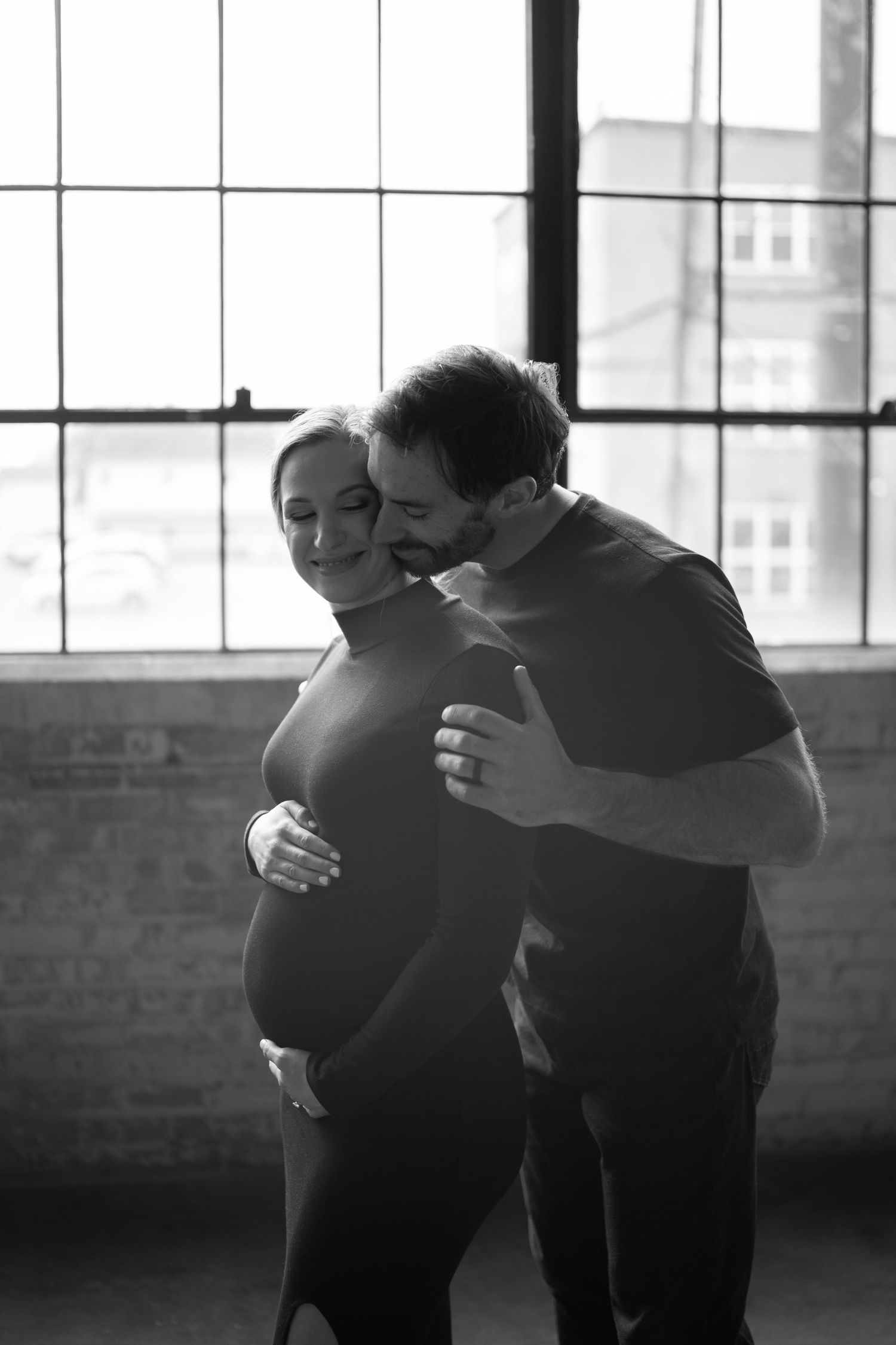 Expecting mother traveling from Chicago for a serene maternity photography session in Valparaiso, Indiana