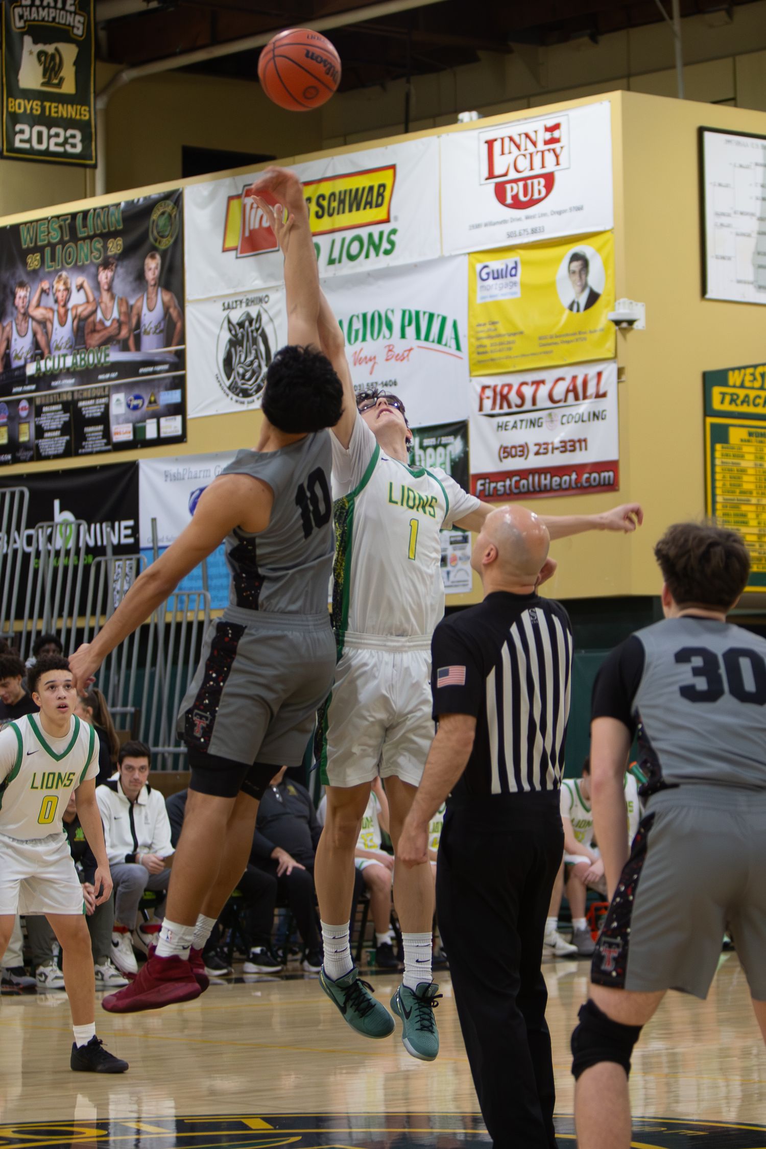 West Linn Lions Varsity Boys Basketball game photographed by Miles Butler Photography