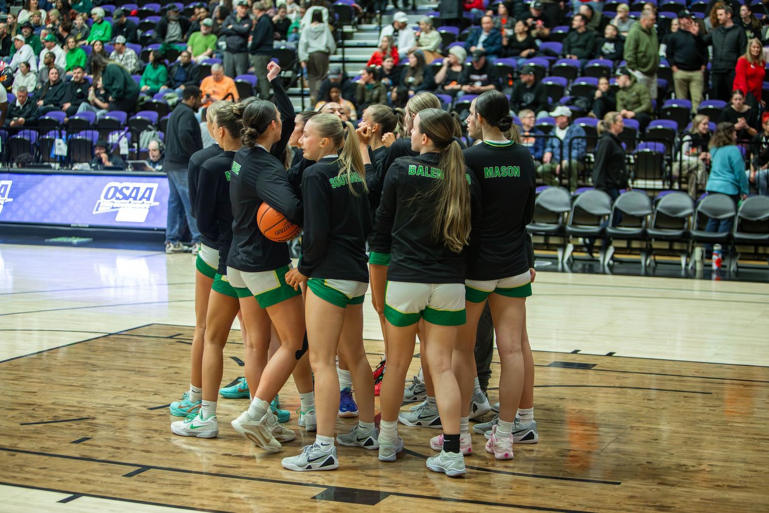 West Linn Lions Varsity Girls Basketball game photographed by Miles Butler Photography