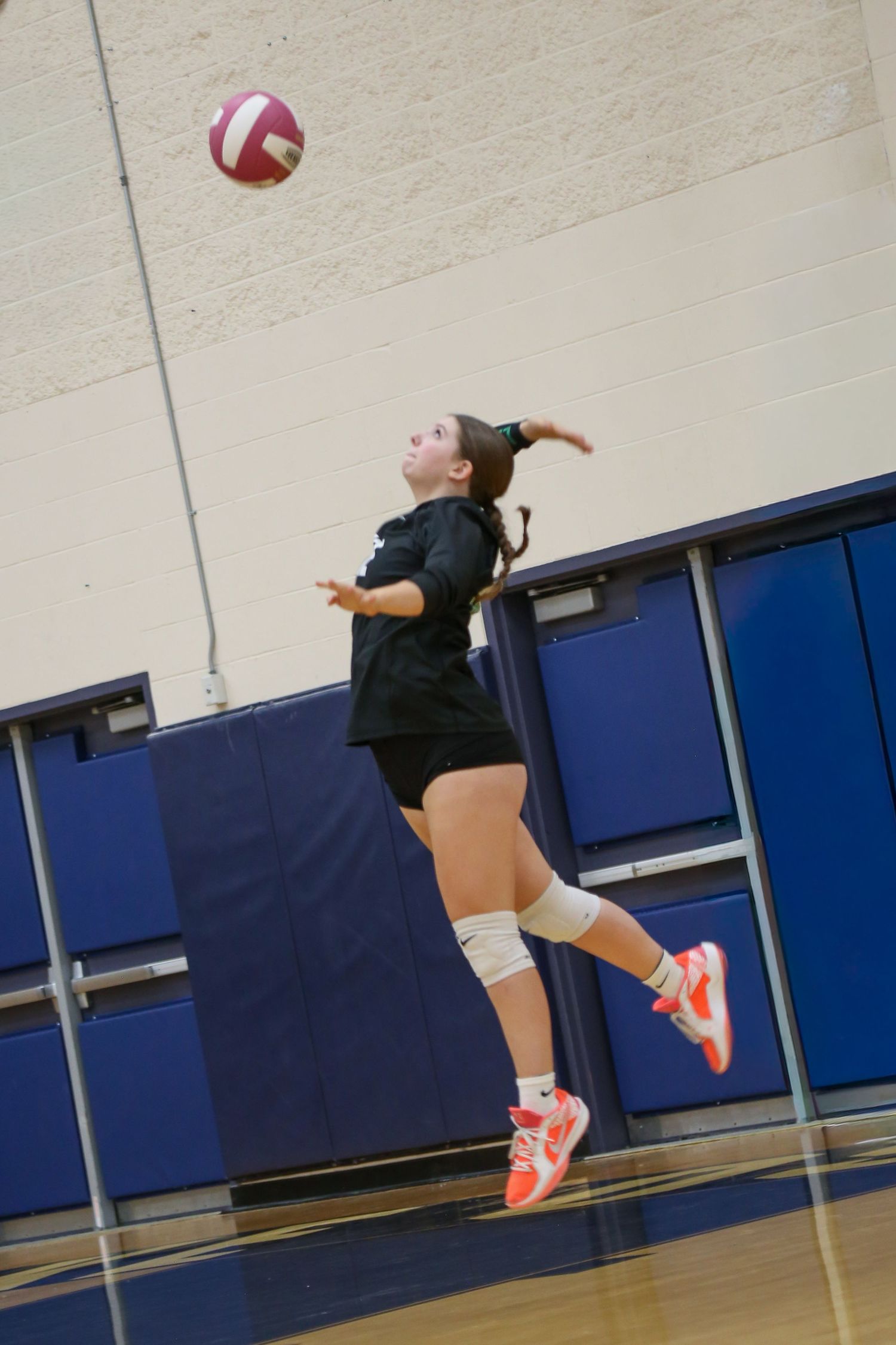 West Linn Lions Varsity Volleyball game photographed by Miles Butler Photography