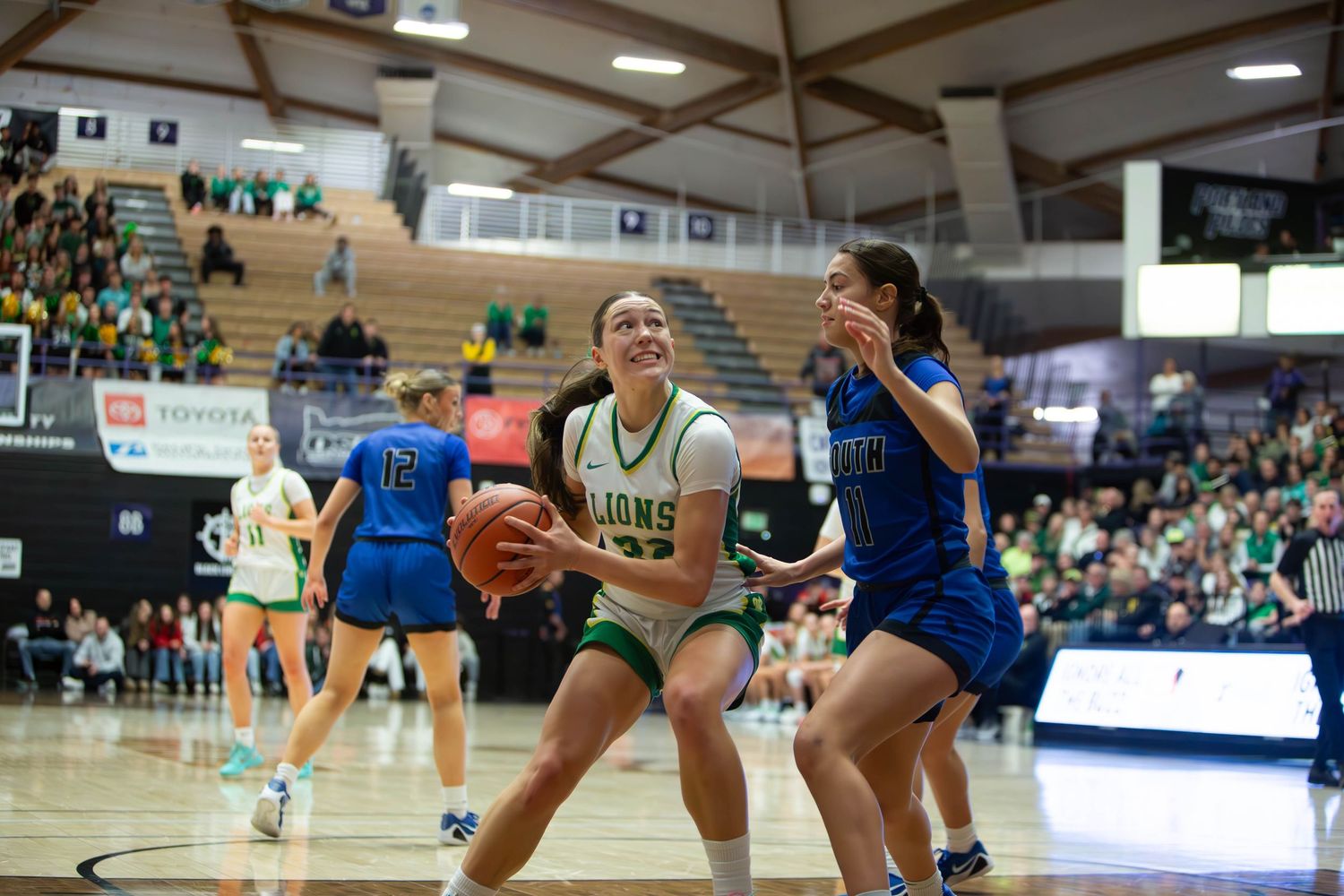 West Linn Lions Varsity Girls Basketball game photographed by Miles Butler Photography