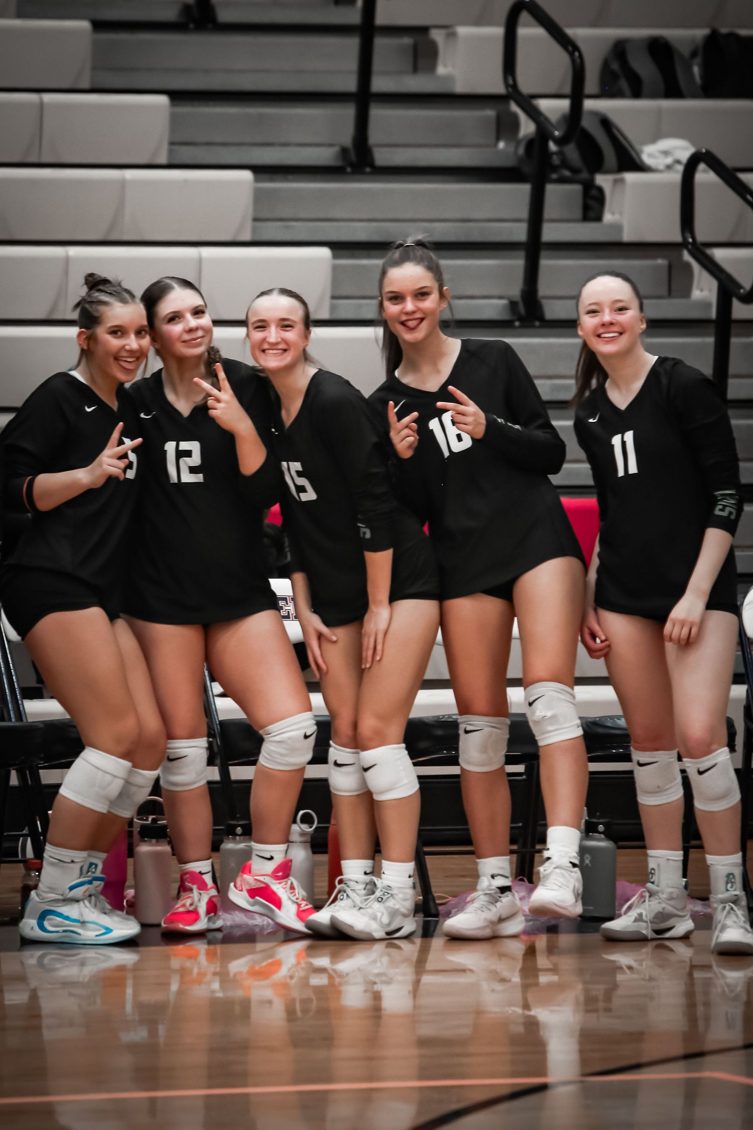 West Linn Lions Varsity Volleyball game photographed by Miles Butler Photography