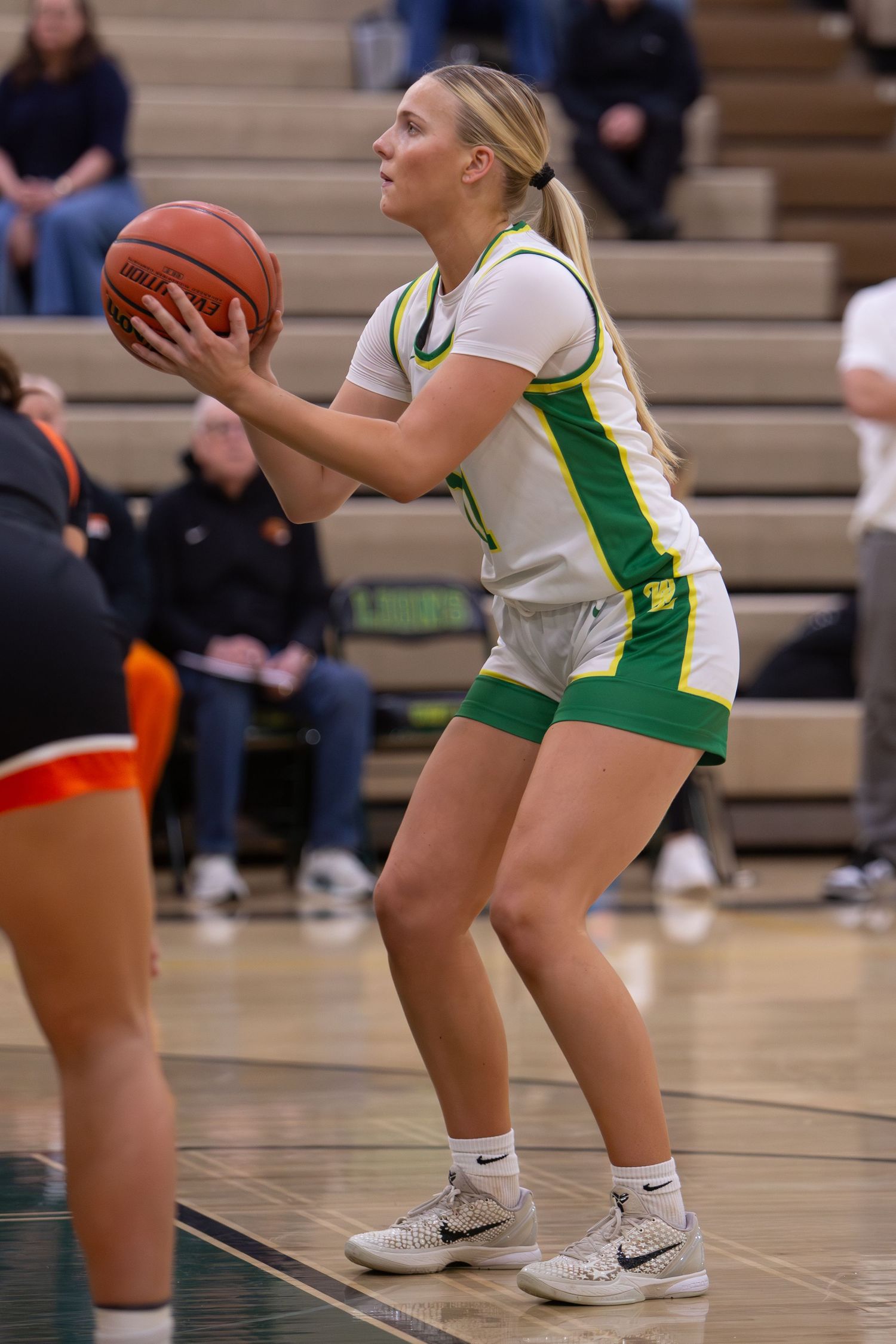 West Linn Lions Varsity Girls Basketball game photographed by Miles Butler Photography