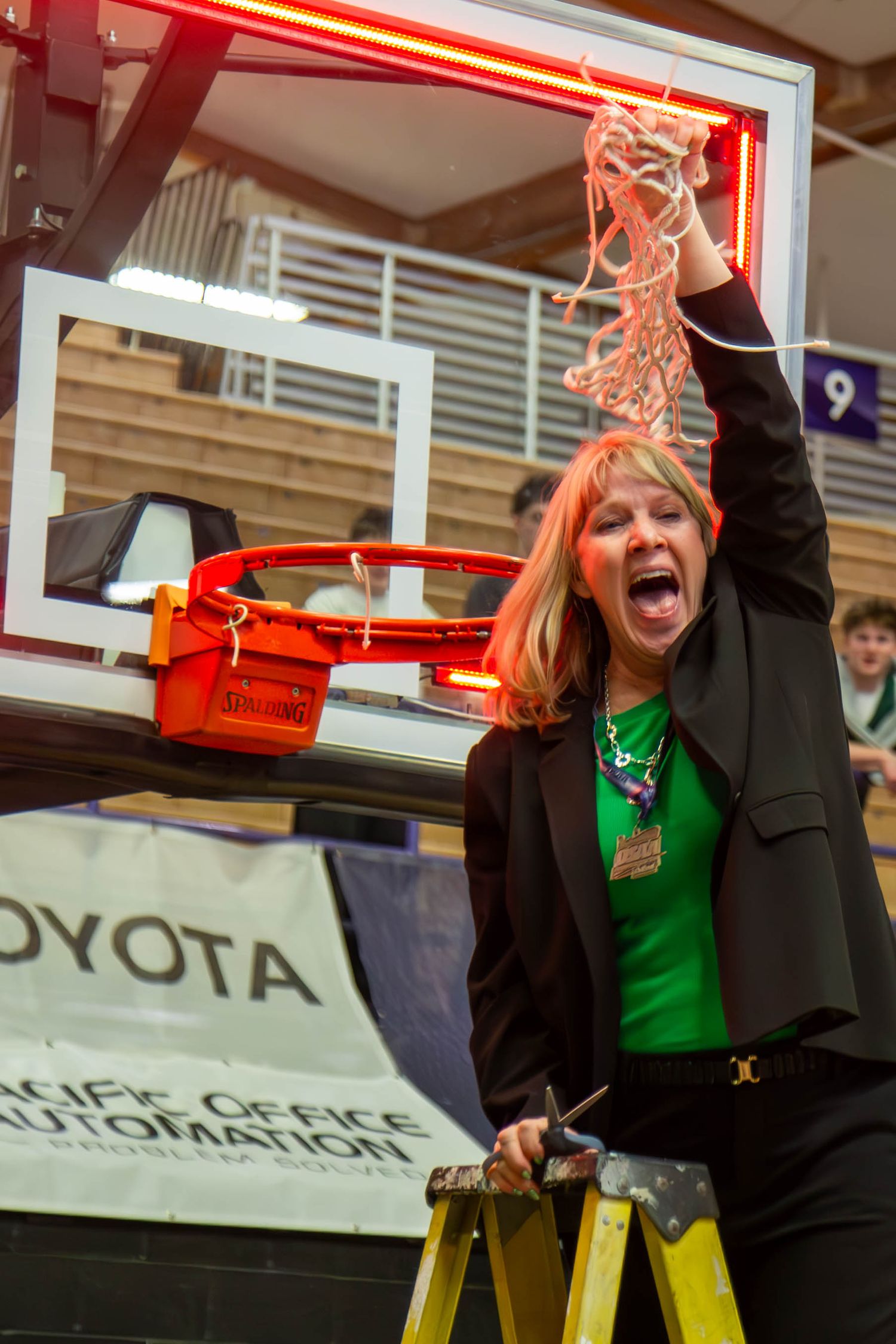 West Linn Lions Varsity Girls Basketball game photographed by Miles Butler Photography