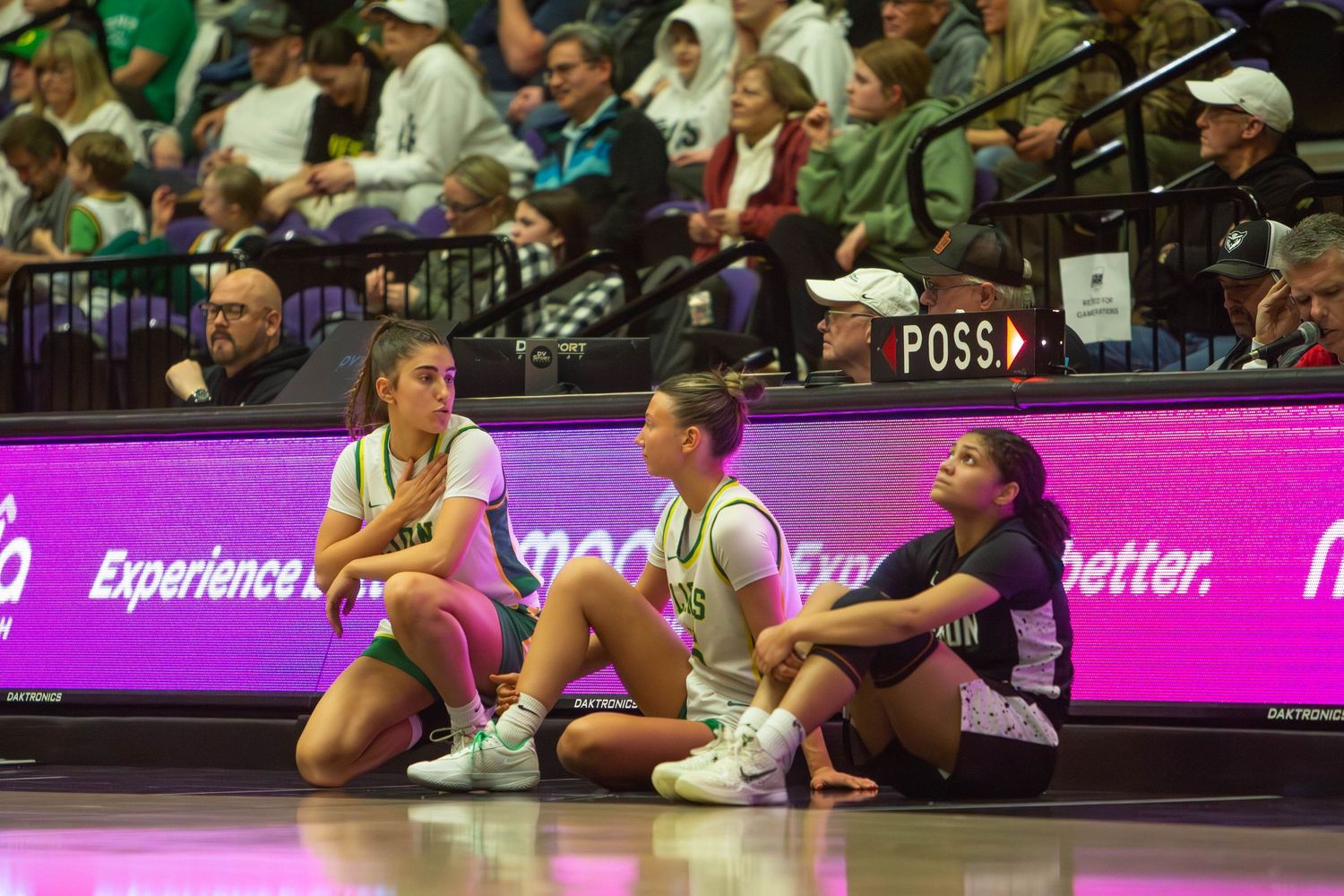 West Linn Lions Varsity Girls Basketball game photographed by Miles Butler Photography