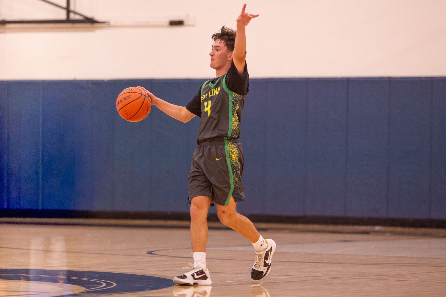 West Linn Lions Varsity Boys Basketball game photographed by Miles Butler Photography