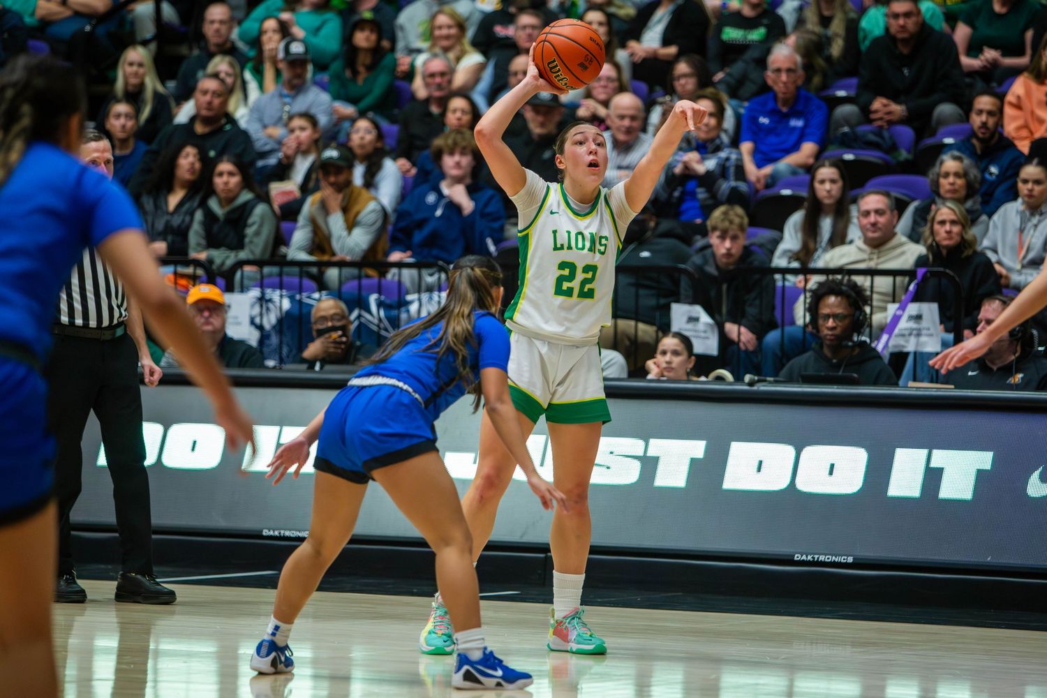 West Linn Lions Varsity Girls Basketball game photographed by Miles Butler Photography