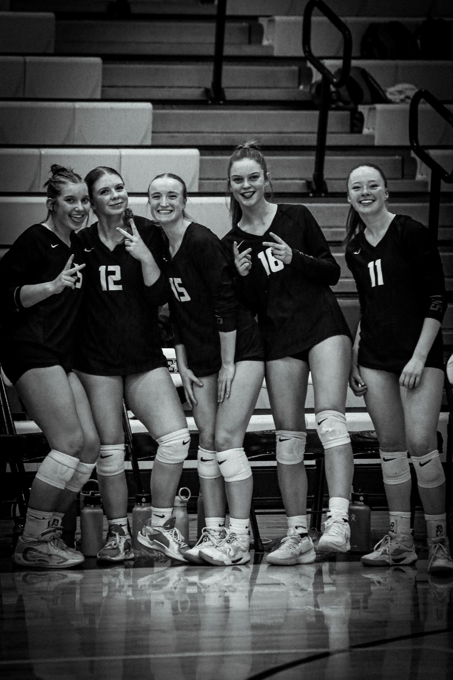 West Linn Lions Varsity Volleyball game photographed by Miles Butler Photography