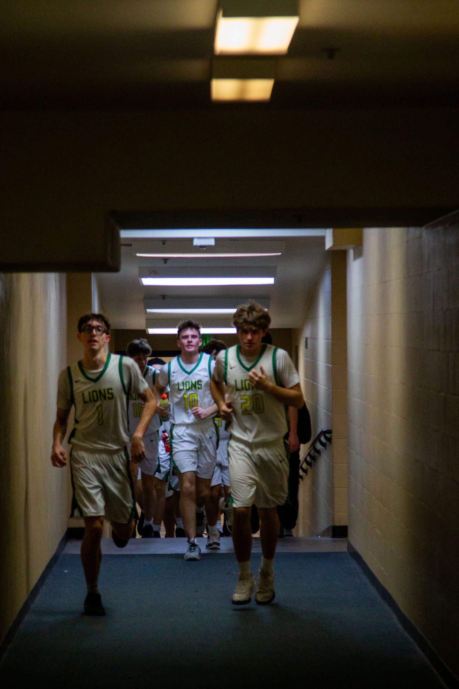 West Linn Lions Varsity Boys Basketball game photographed by Miles Butler Photography