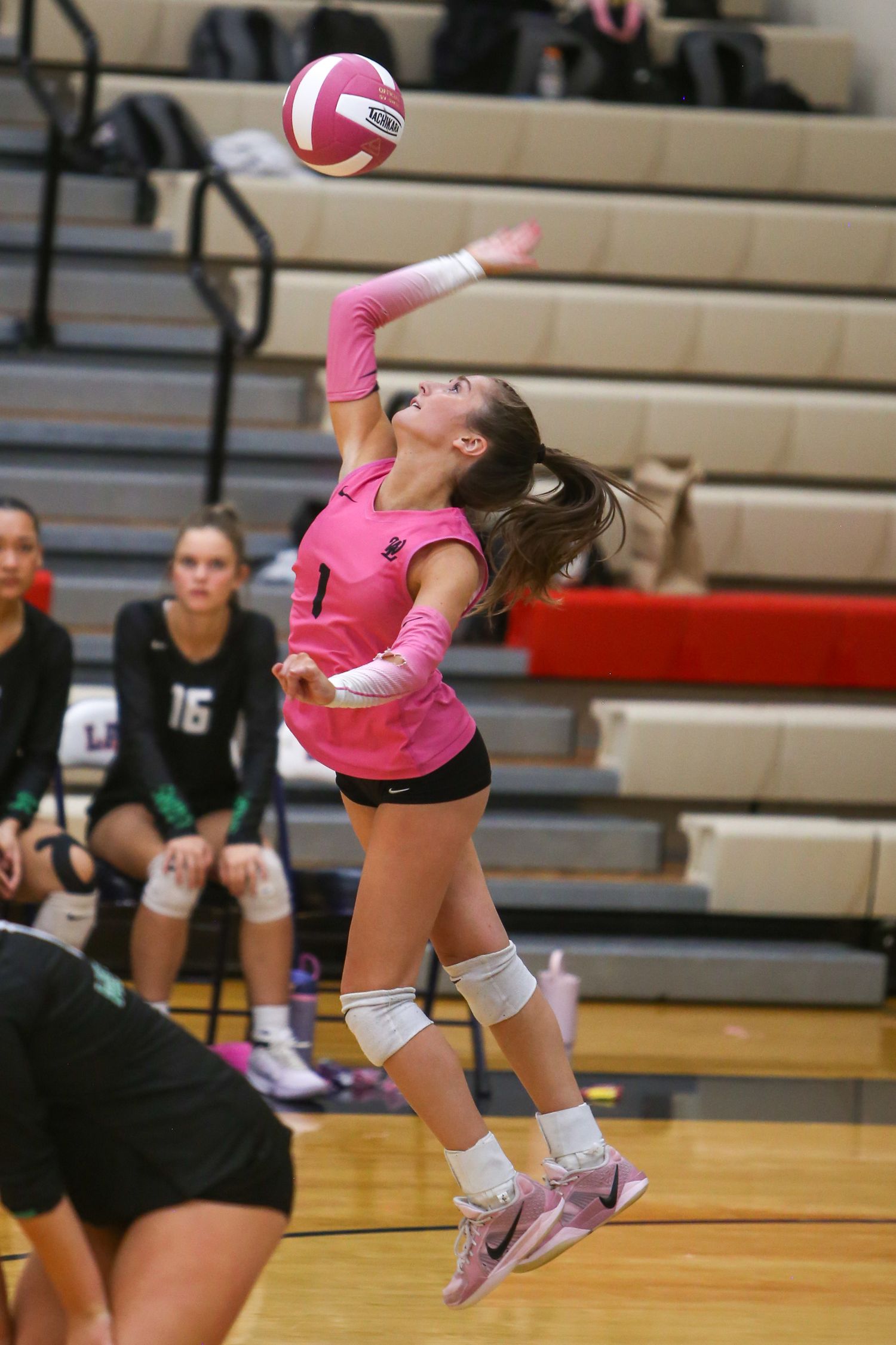 West Linn Lions Varsity Volleyball game photographed by Miles Butler Photography