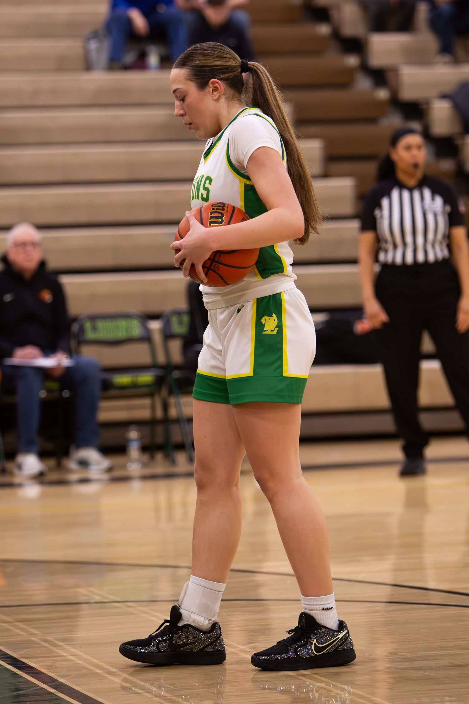 West Linn Lions Varsity Girls Basketball game photographed by Miles Butler Photography