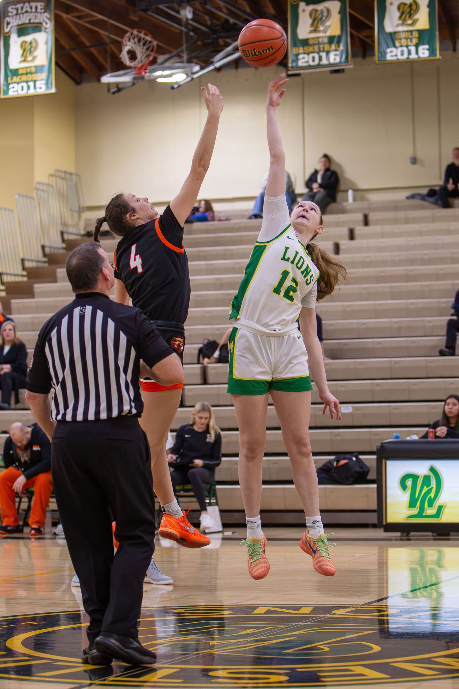West Linn Lions Varsity Girls Basketball game photographed by Miles Butler Photography