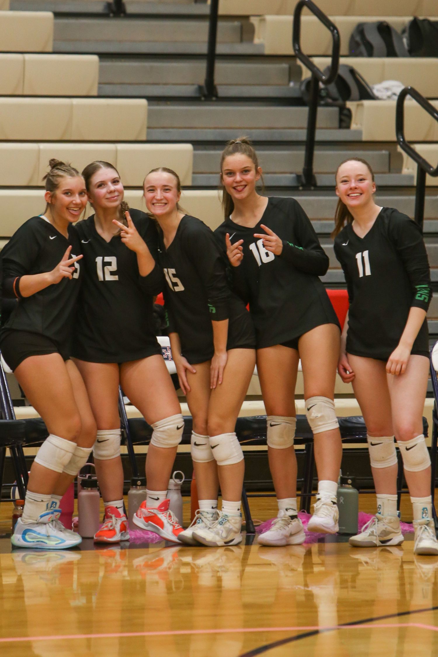 West Linn Lions Varsity Volleyball game photographed by Miles Butler Photography