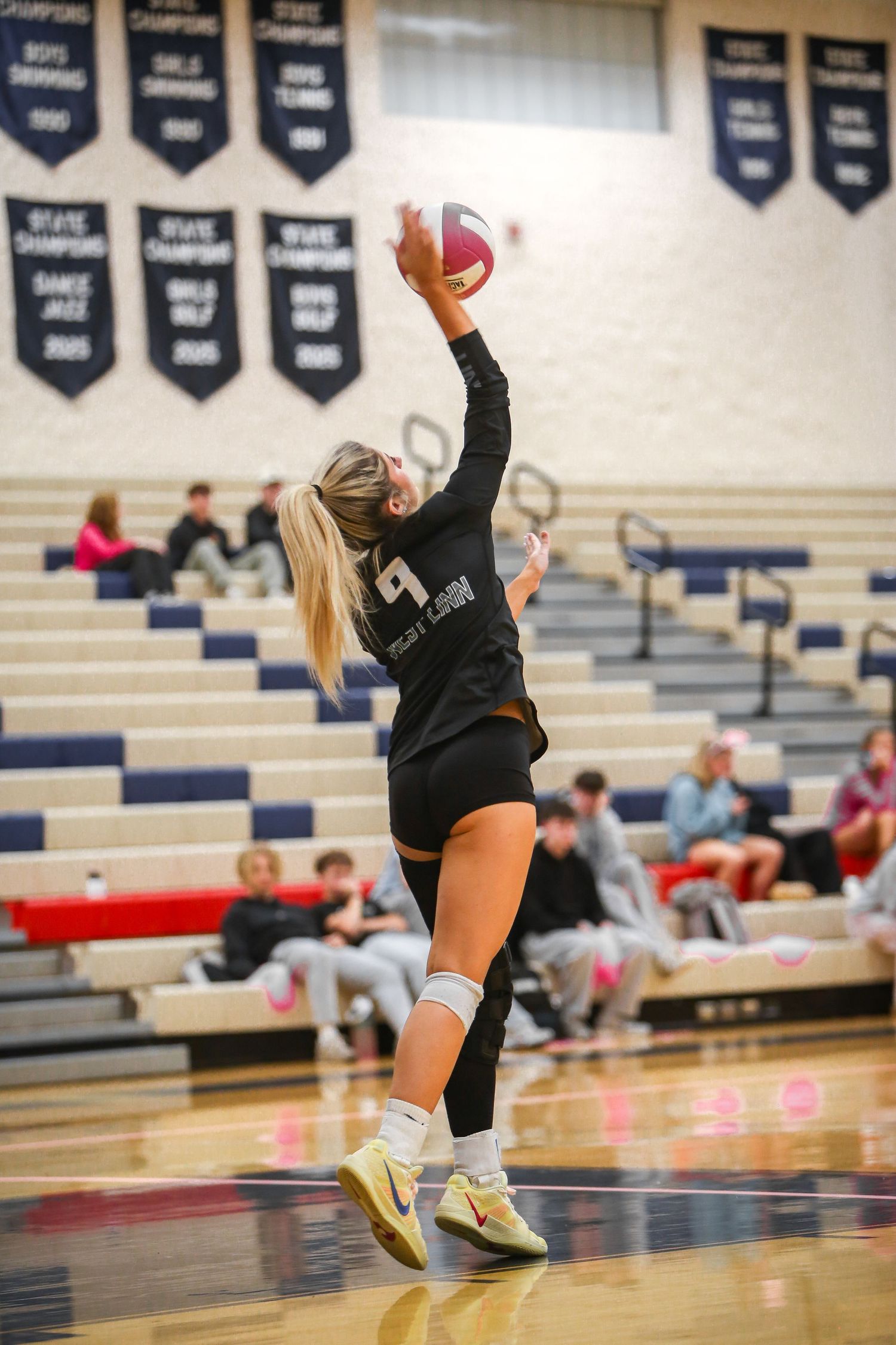 West Linn Lions Varsity Volleyball game photographed by Miles Butler Photography