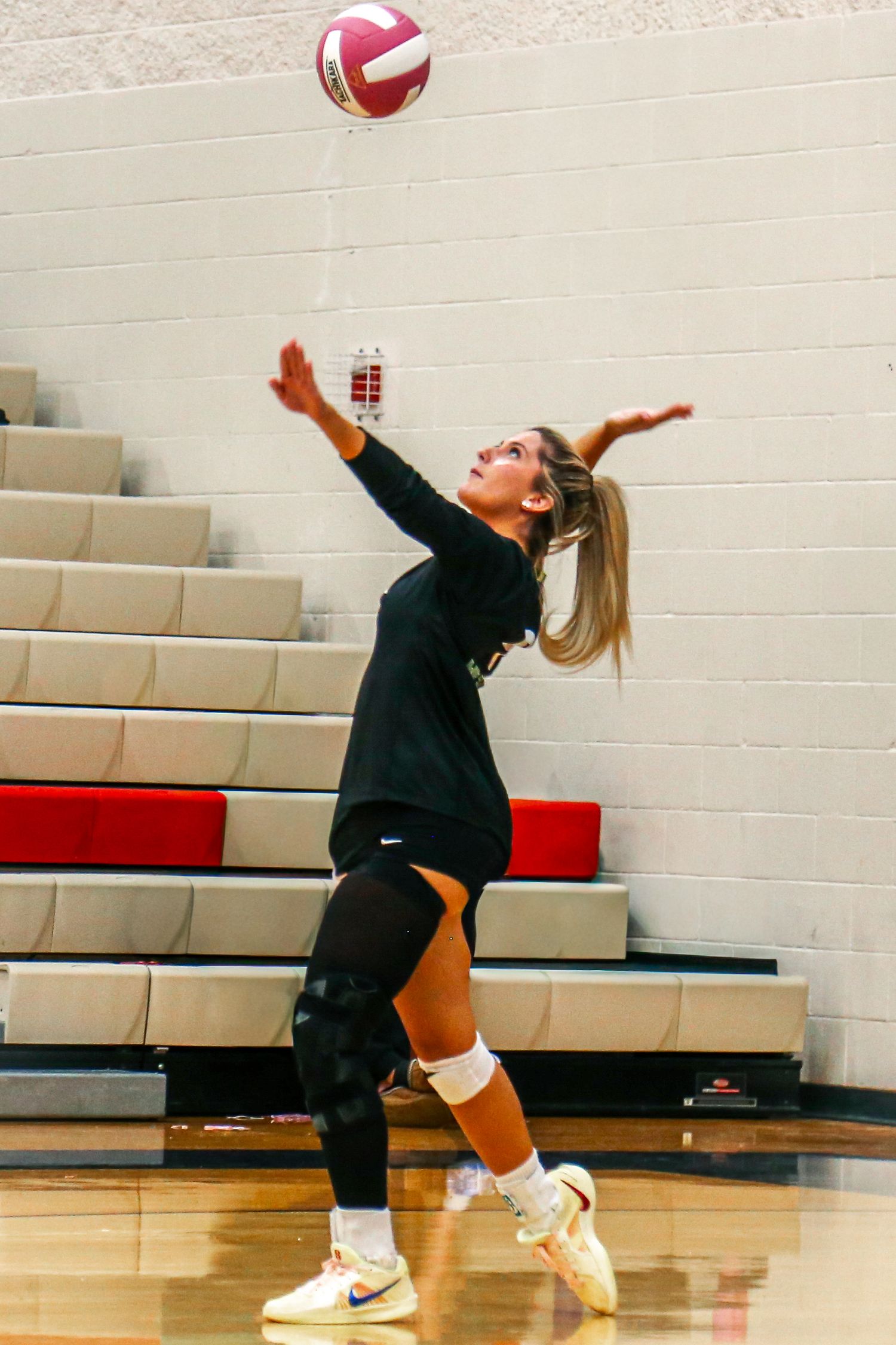 West Linn Lions Varsity Volleyball game photographed by Miles Butler Photography