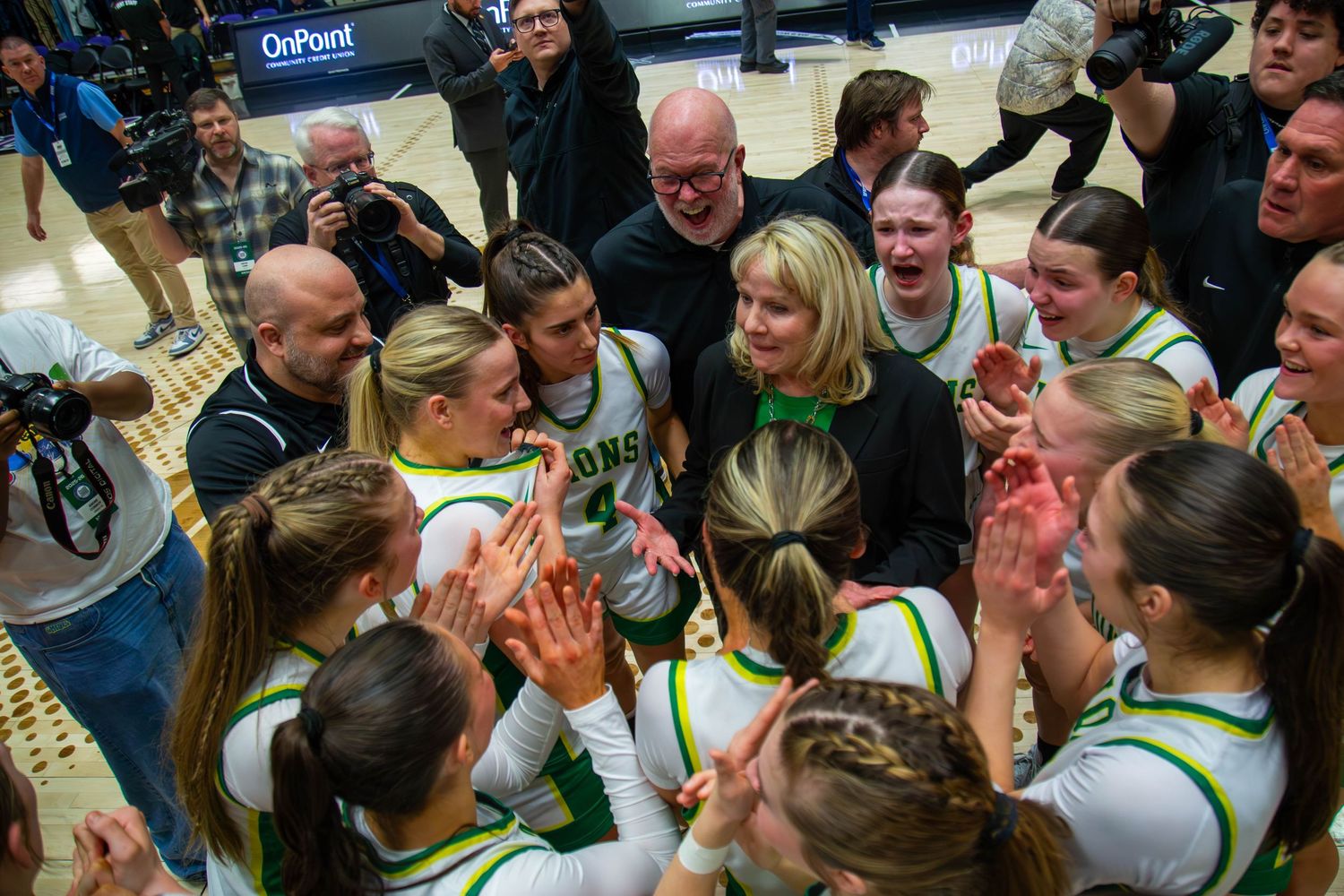 West Linn Lions Varsity Girls Basketball game photographed by Miles Butler Photography
