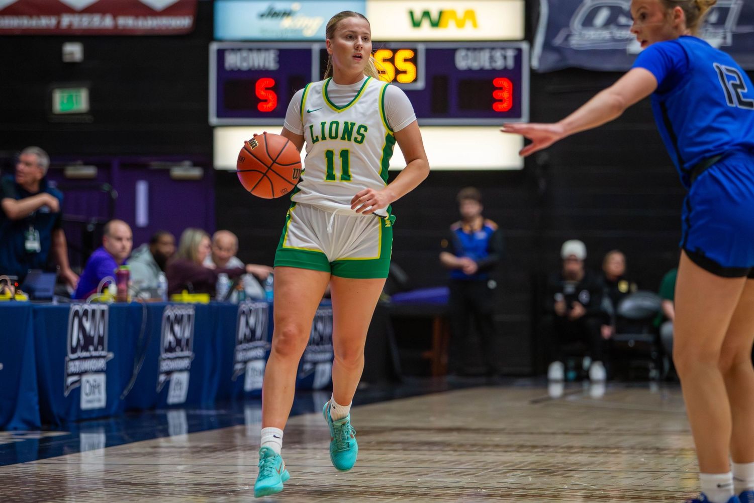 West Linn Lions Varsity Girls Basketball game photographed by Miles Butler Photography