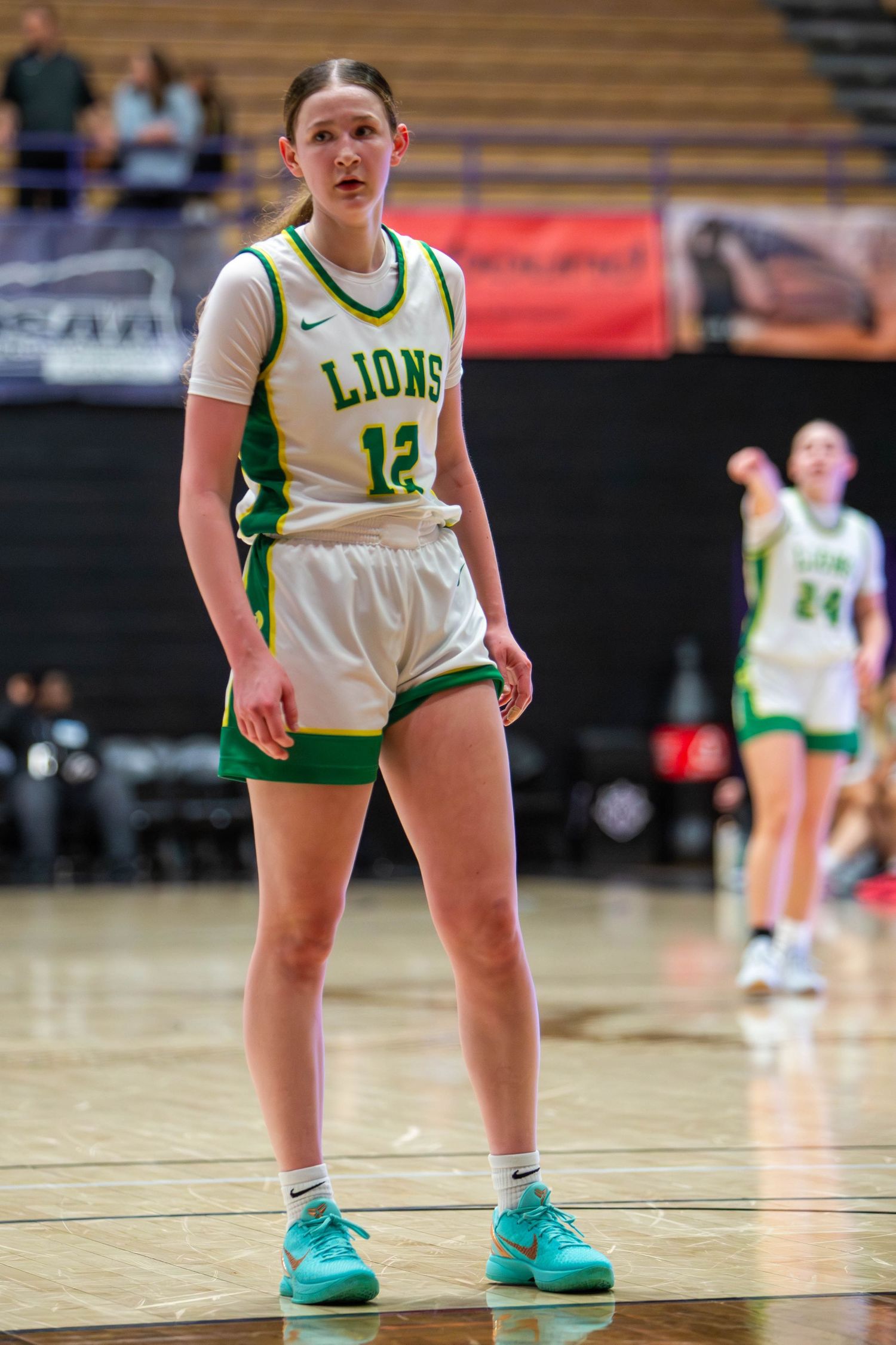 West Linn Lions Varsity Girls Basketball game photographed by Miles Butler Photography