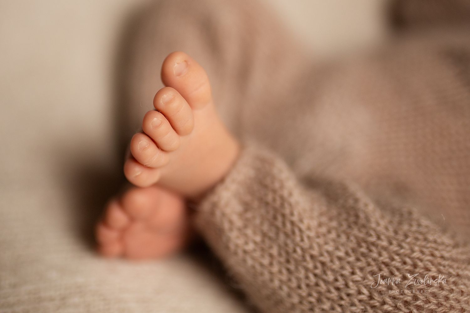 newborn-feet-closeup