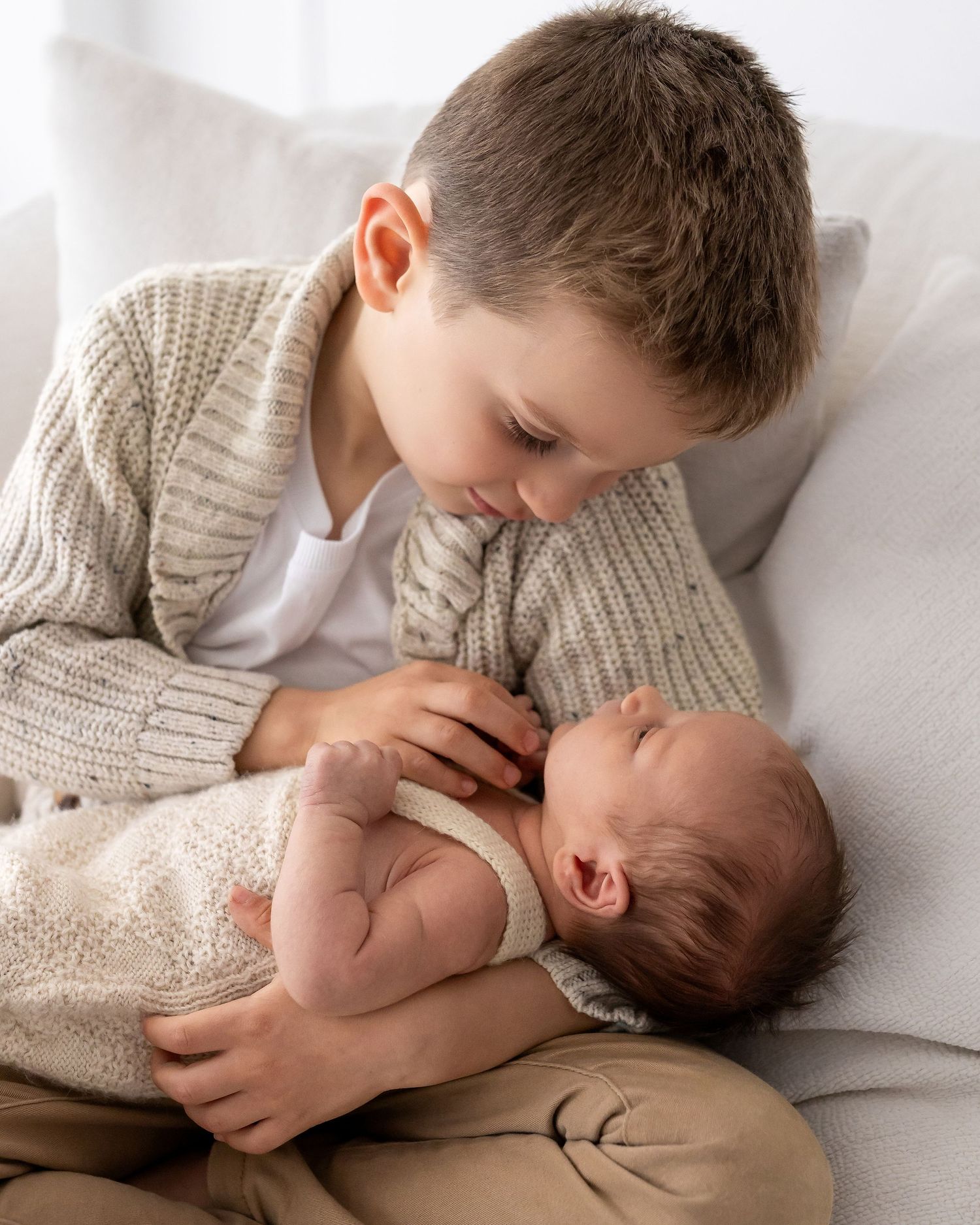 brother-newborn-siblings