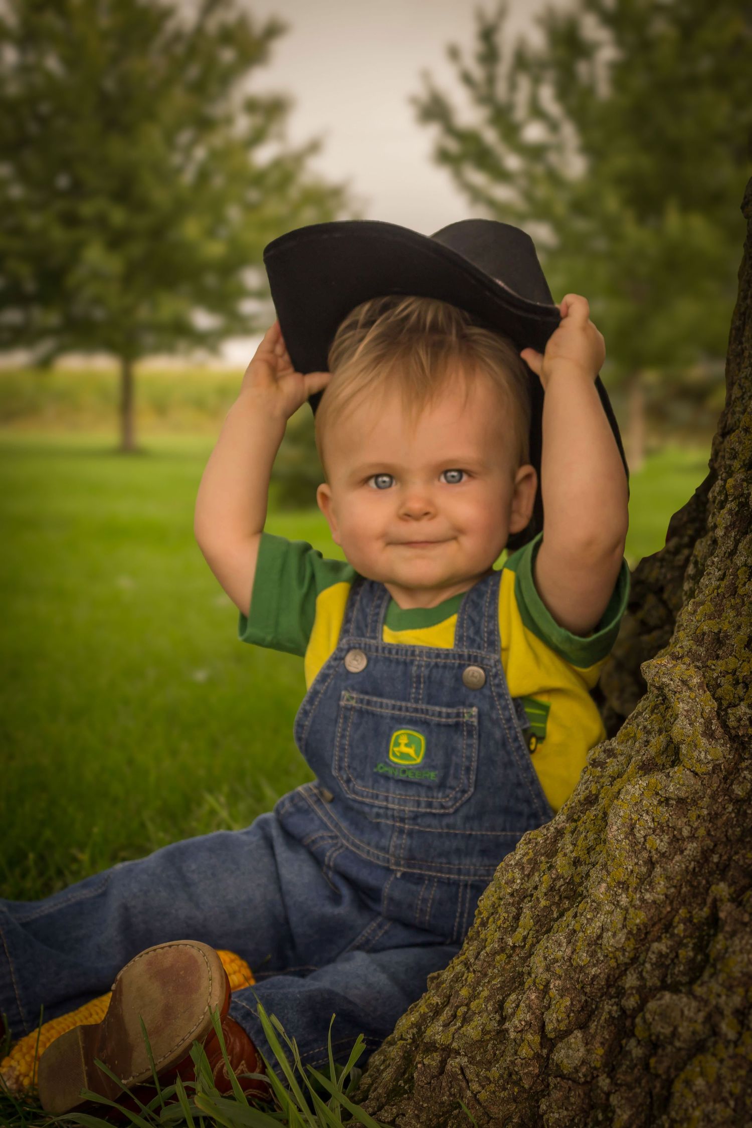 Toddler with cowboy hat