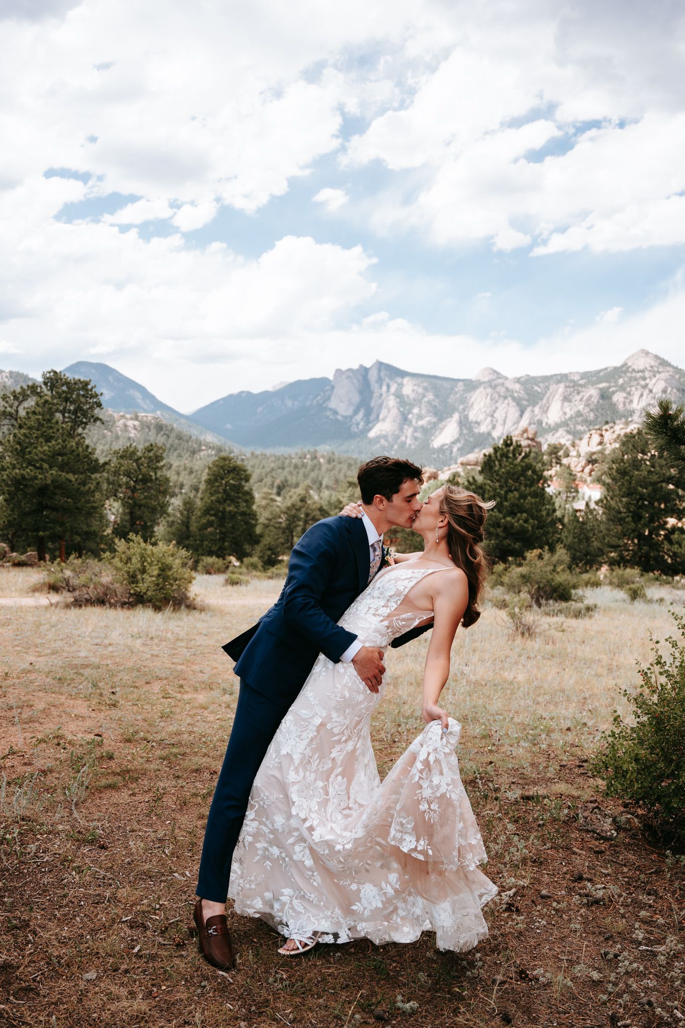 Wedding couple kissing in Estes Park, Colorado