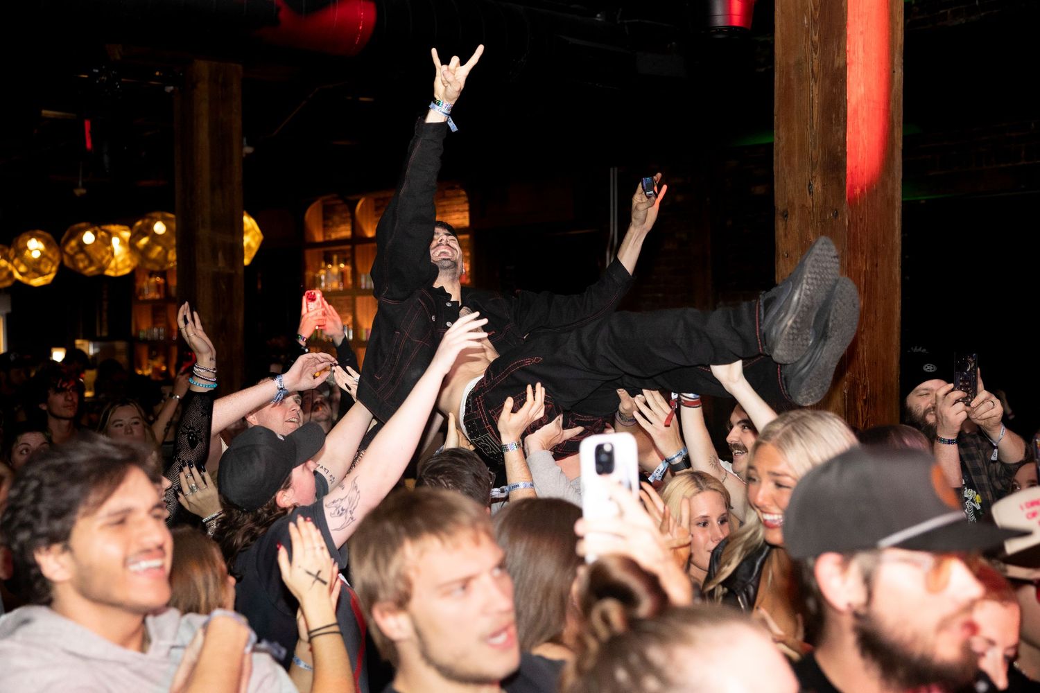 Crowdsurfer Photo.