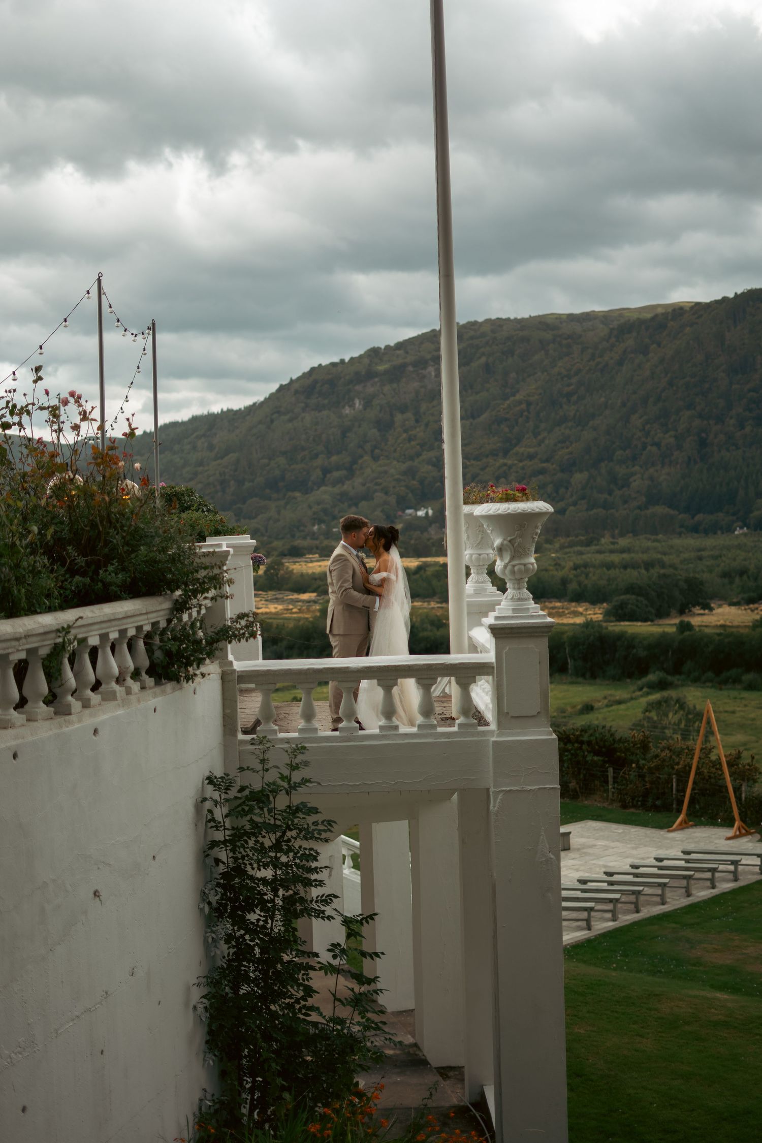 Plas Maenan wedding photographer. North-Wales wedding photographer