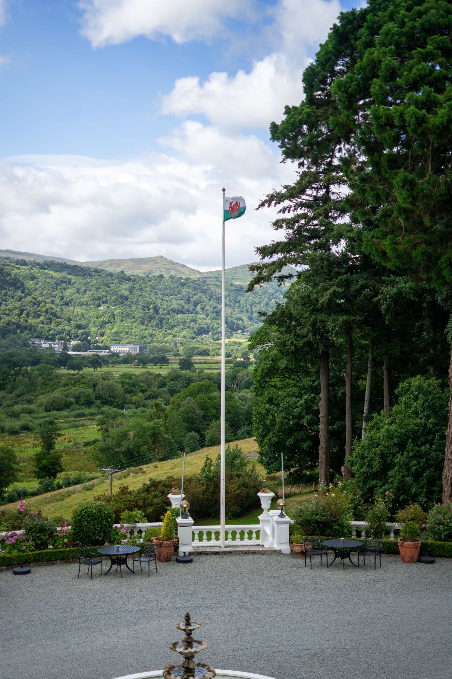 Plas Maenan wedding photographer. North-Wales wedding photographer