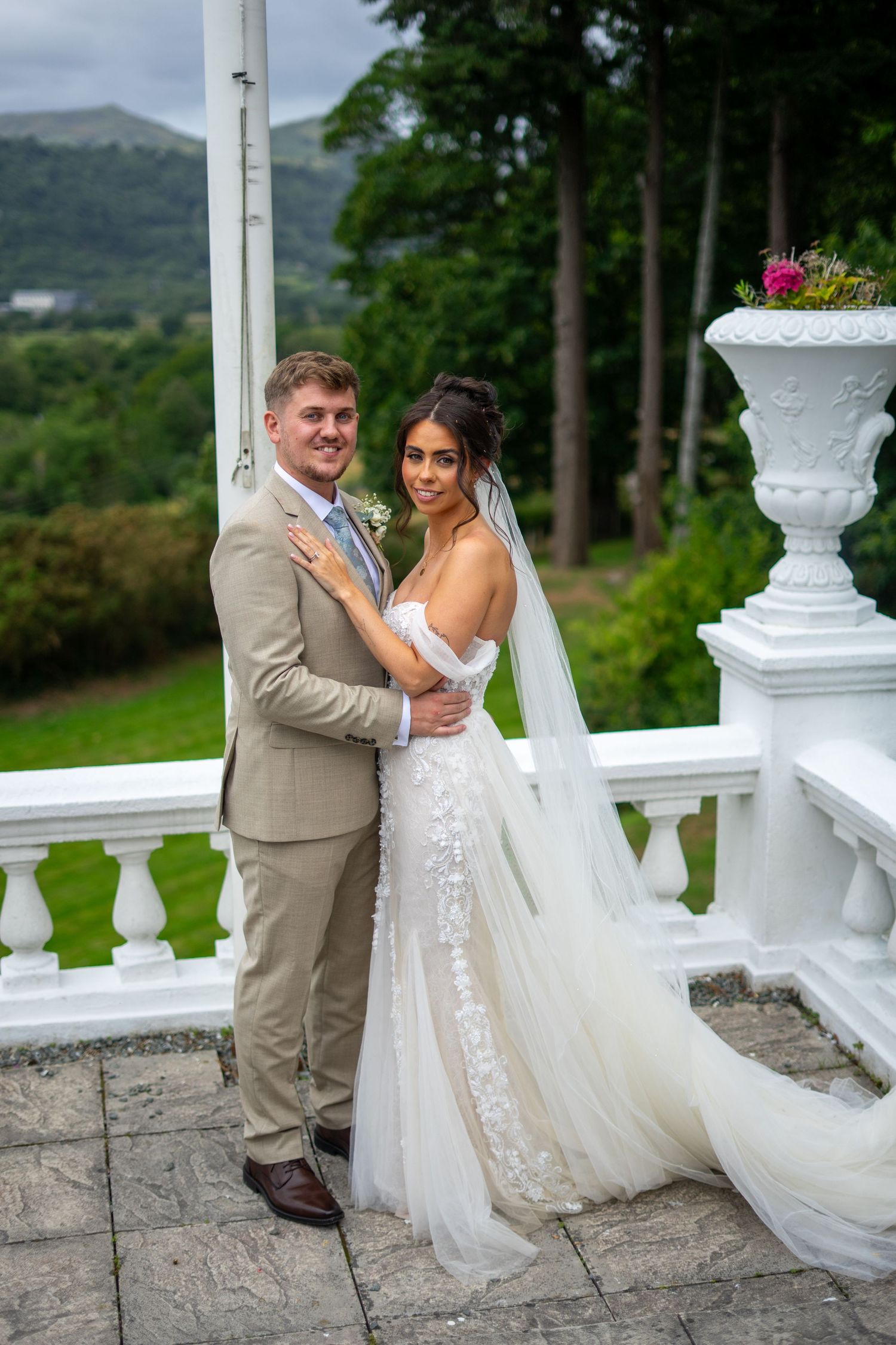 Plas Maenan wedding photographer. North-Wales wedding photographer
