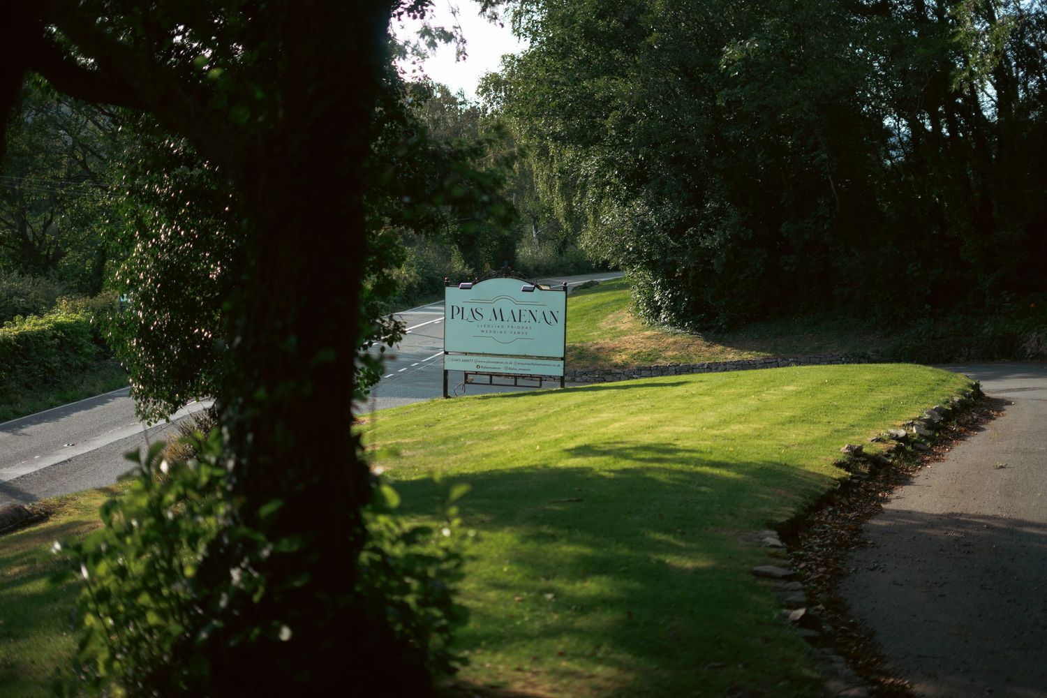 Plas Maenan wedding photographer. North-Wales wedding photographer
