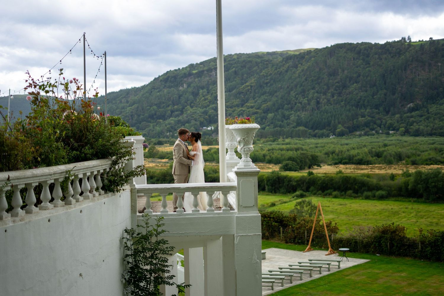 Plas Maenan wedding photographer. North-Wales wedding photographer
