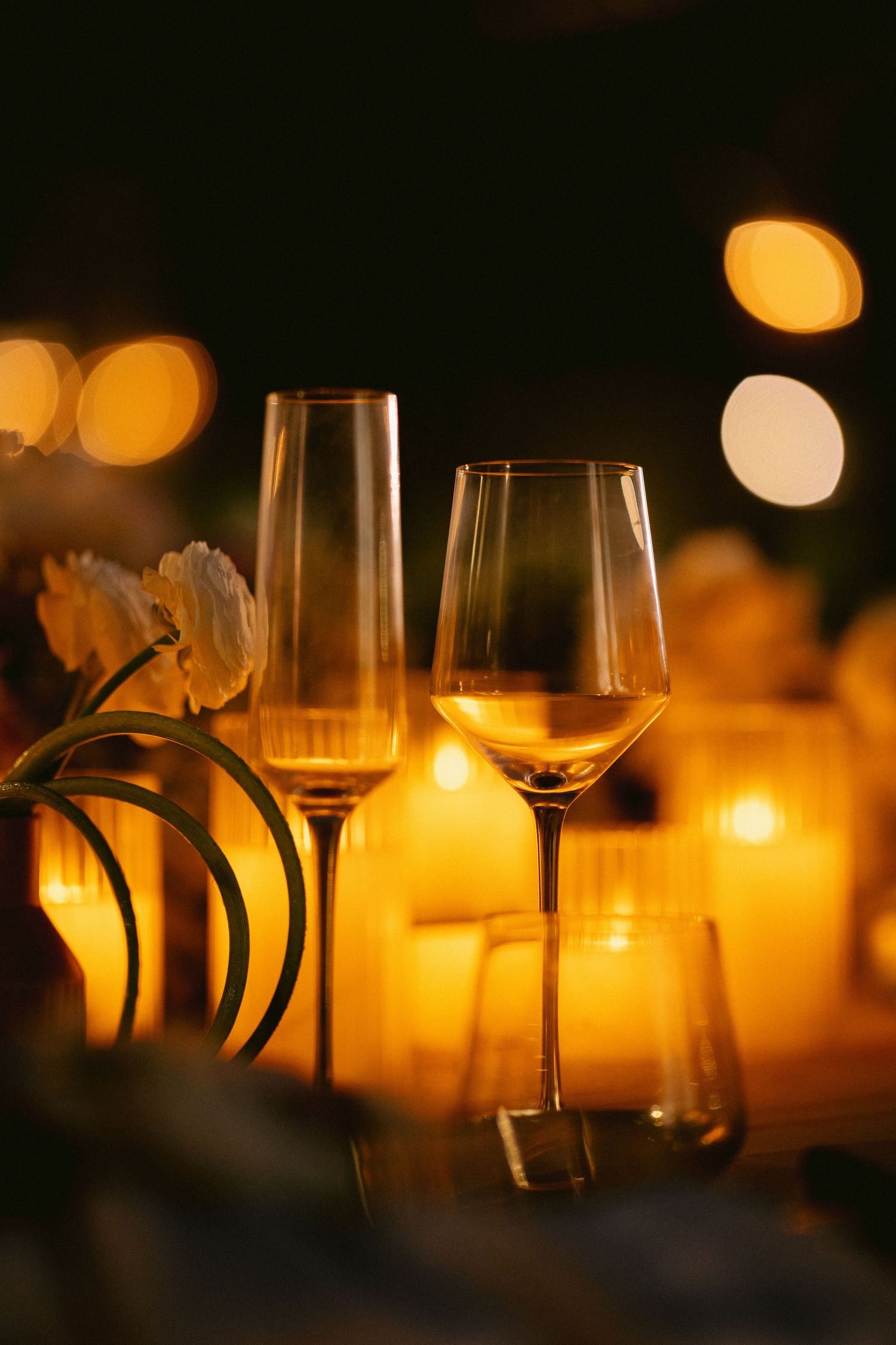 Elegant Bali wedding reception details with tropical floral décor
