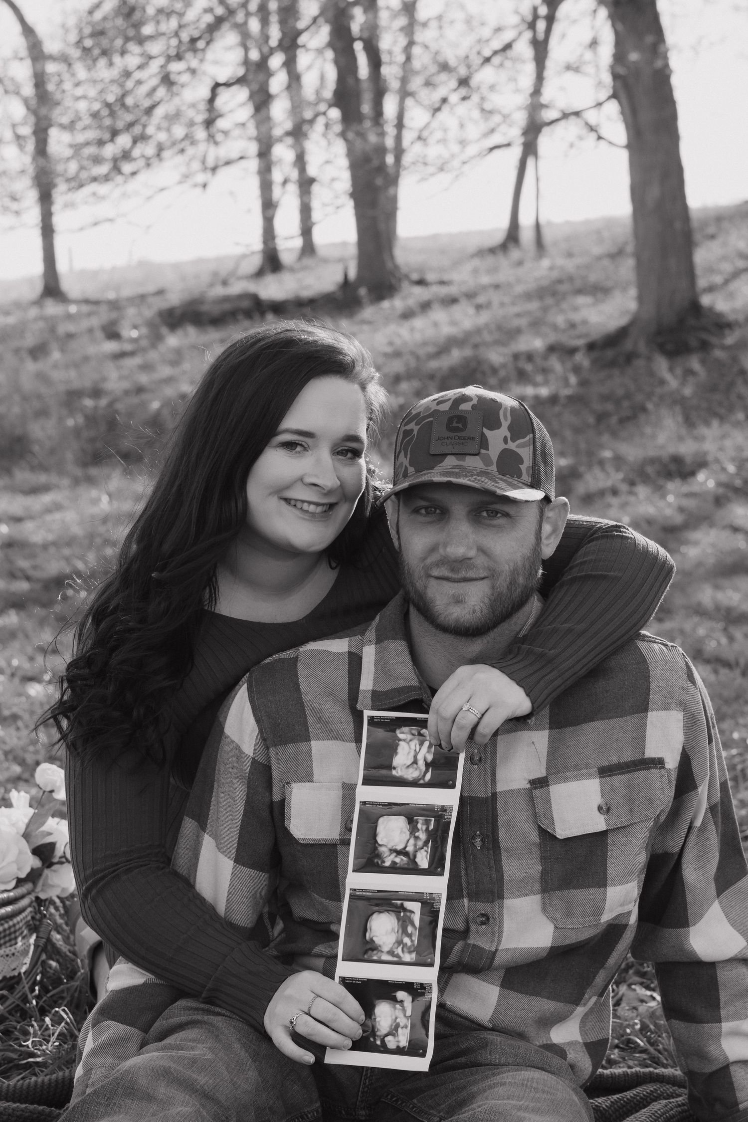 pregnancy announcement photographer in janesville wisconsin dubuque iowa madison wisconsin