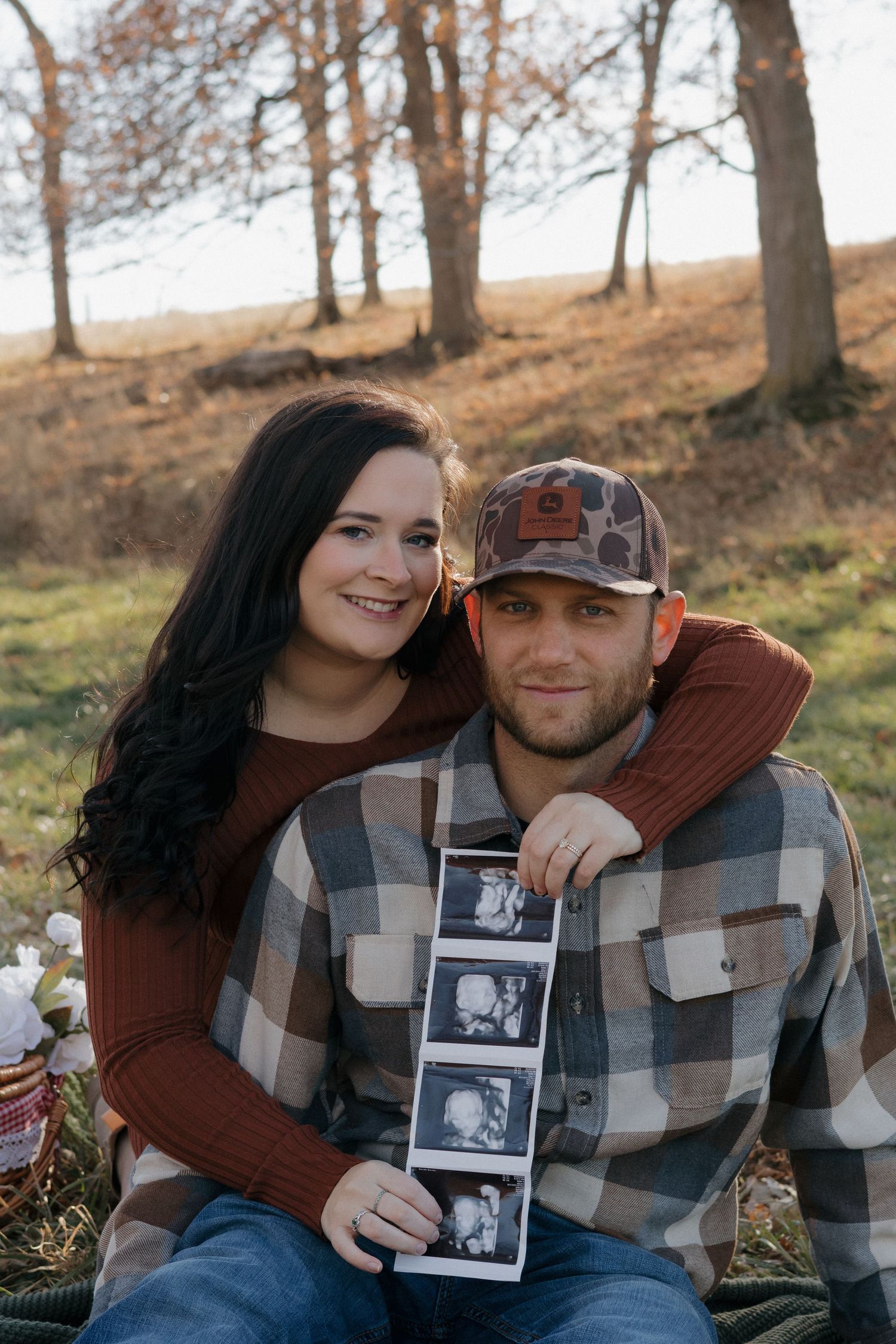 pregnancy announcement photographer in janesville wisconsin dubuque iowa madison wisconsin