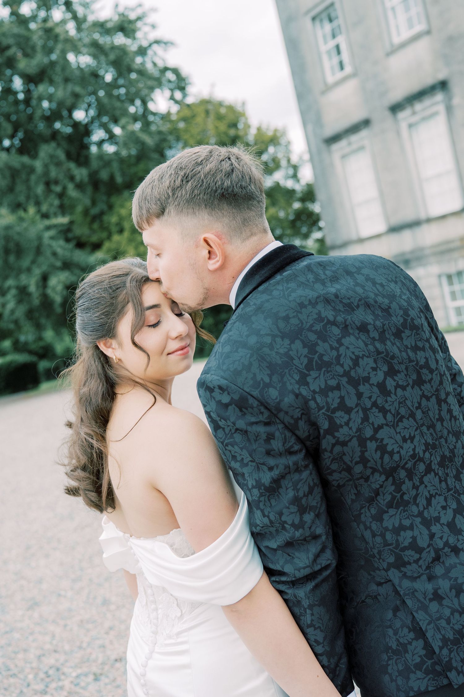 Armagh Palace Demesne wedding portraits Ieva Kaza Photography