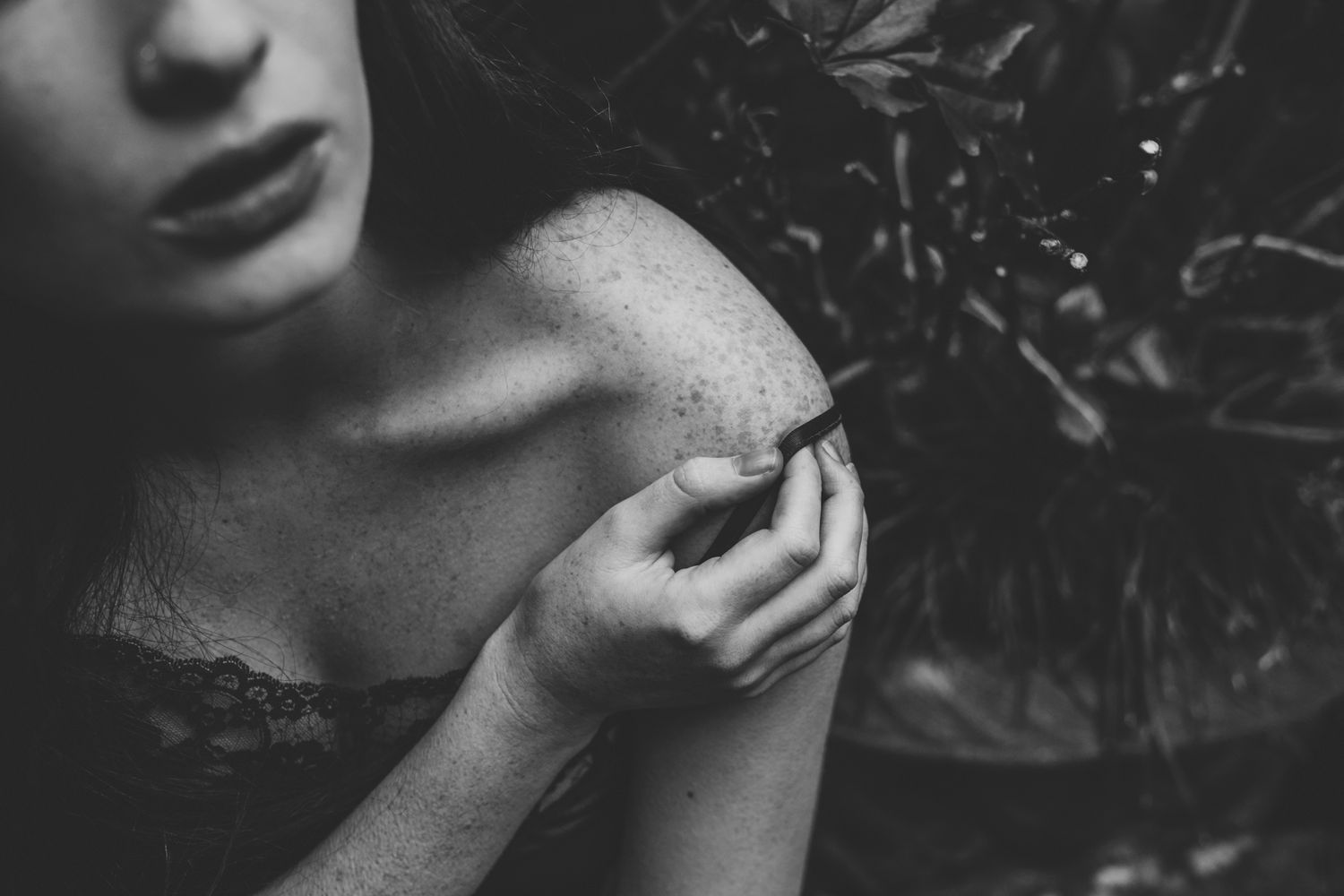 Close up of freckles on model's shoulder during outdoor modelling session in Paddington - Zara King Photography, Sydney Australia