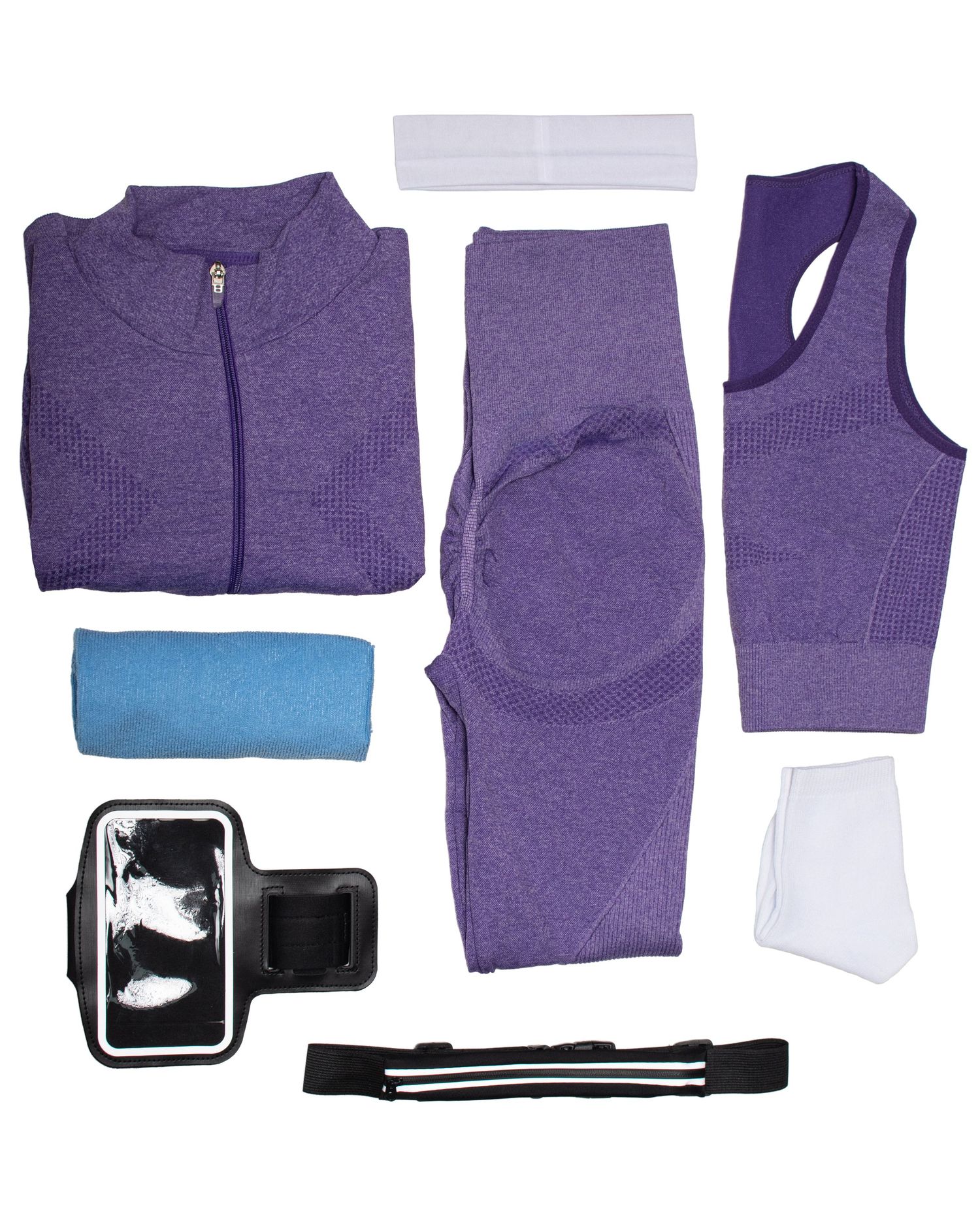 Fotografía de producto para ecommerce de conjunto deportivo lila en composición flat lay sobre fondo blanco.