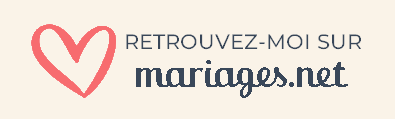 Two heart icons with French website text 'retrouvez-moi sur' and 'mon blogs.net' on a light background.